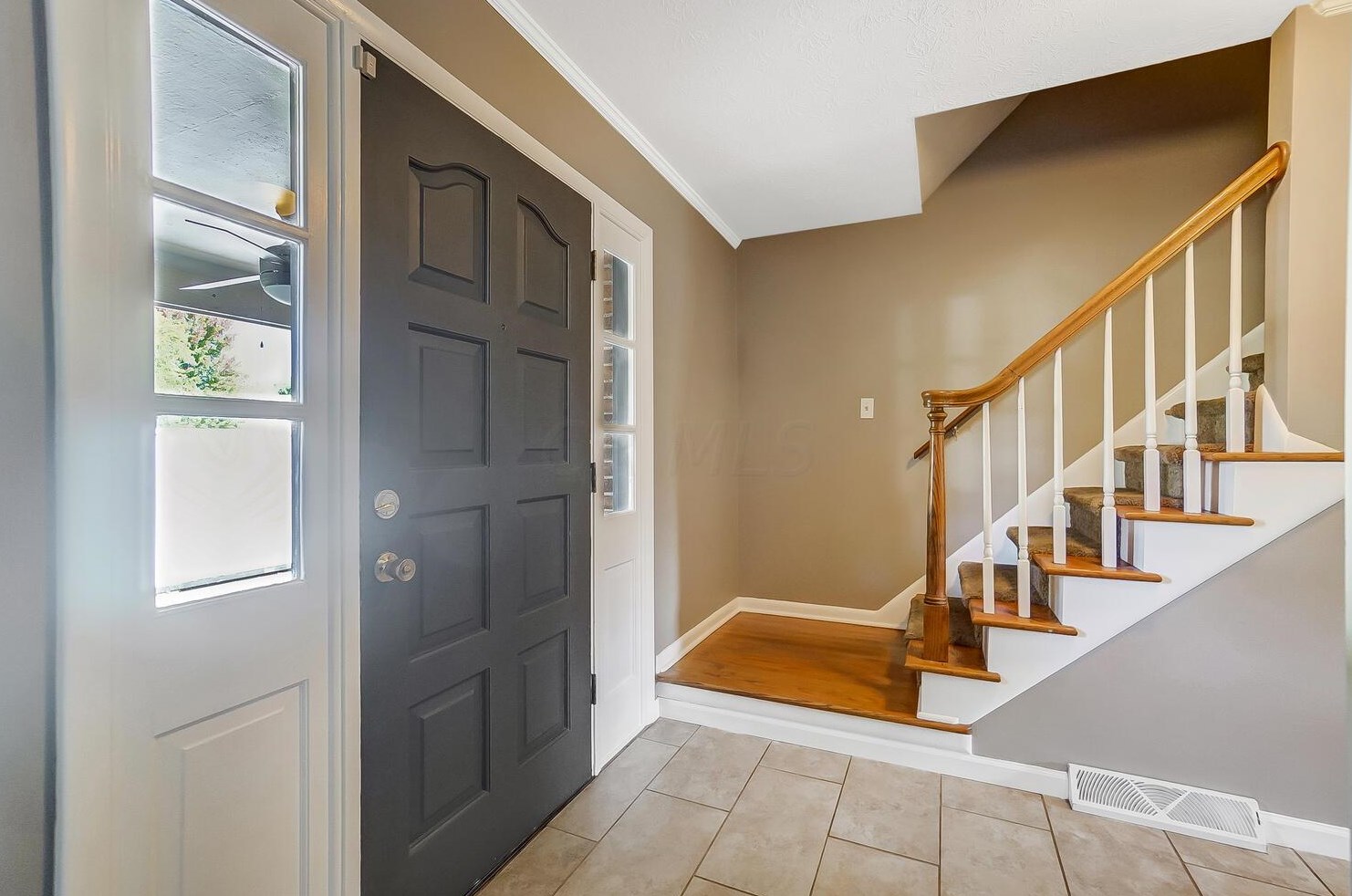 1809 White Pine Ct, Columbus, OH 43229-3650