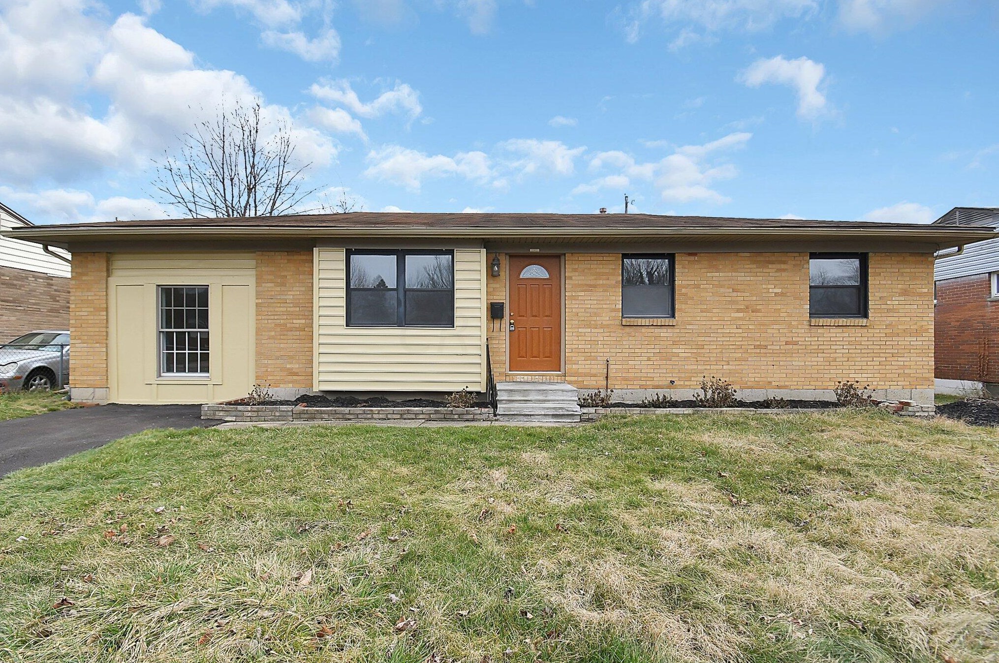 1666 Marina Dr, Columbus, OH 43219-1254