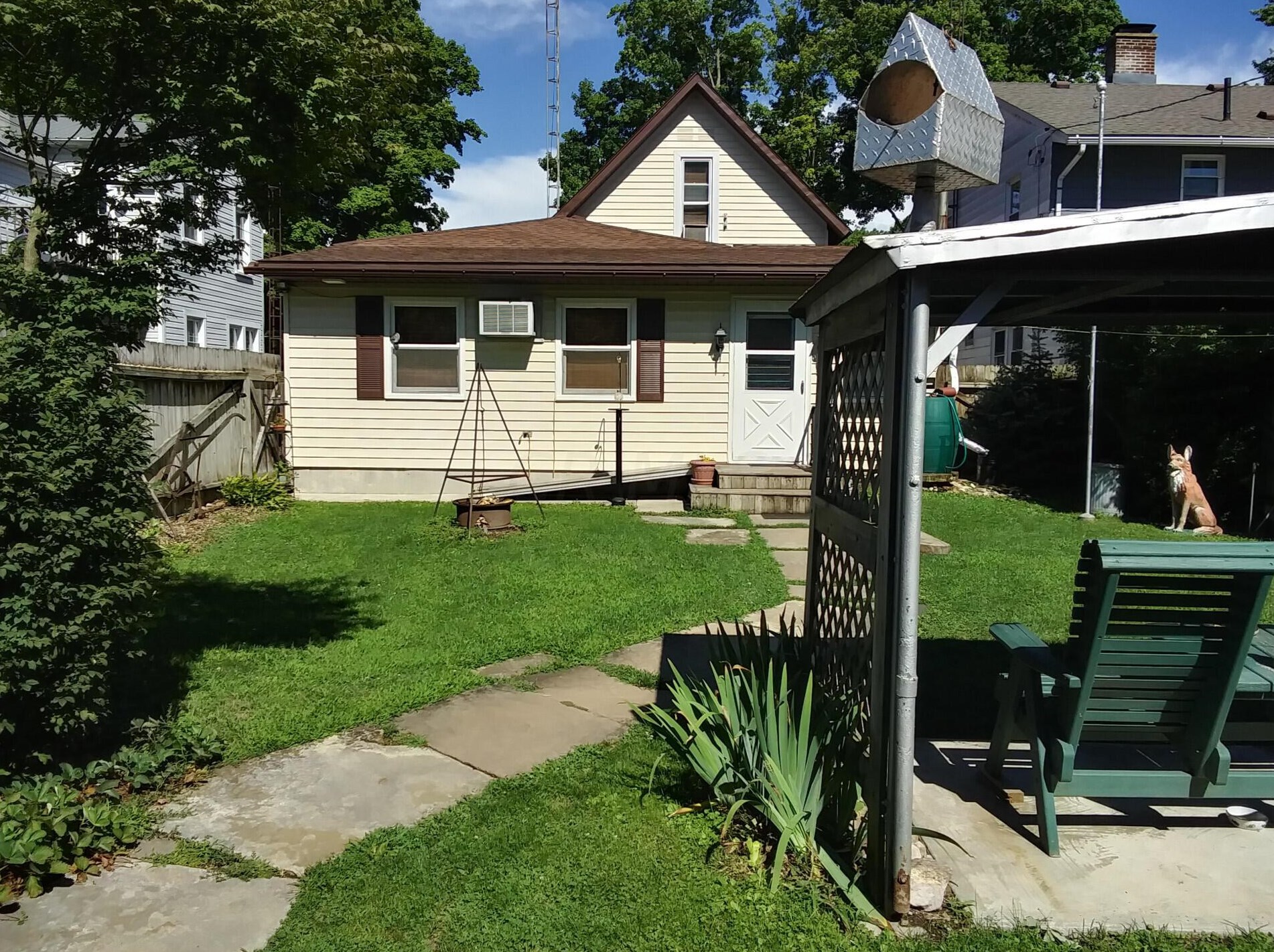 346 N Columbus St, Sugar Grove Lake, OH 44833