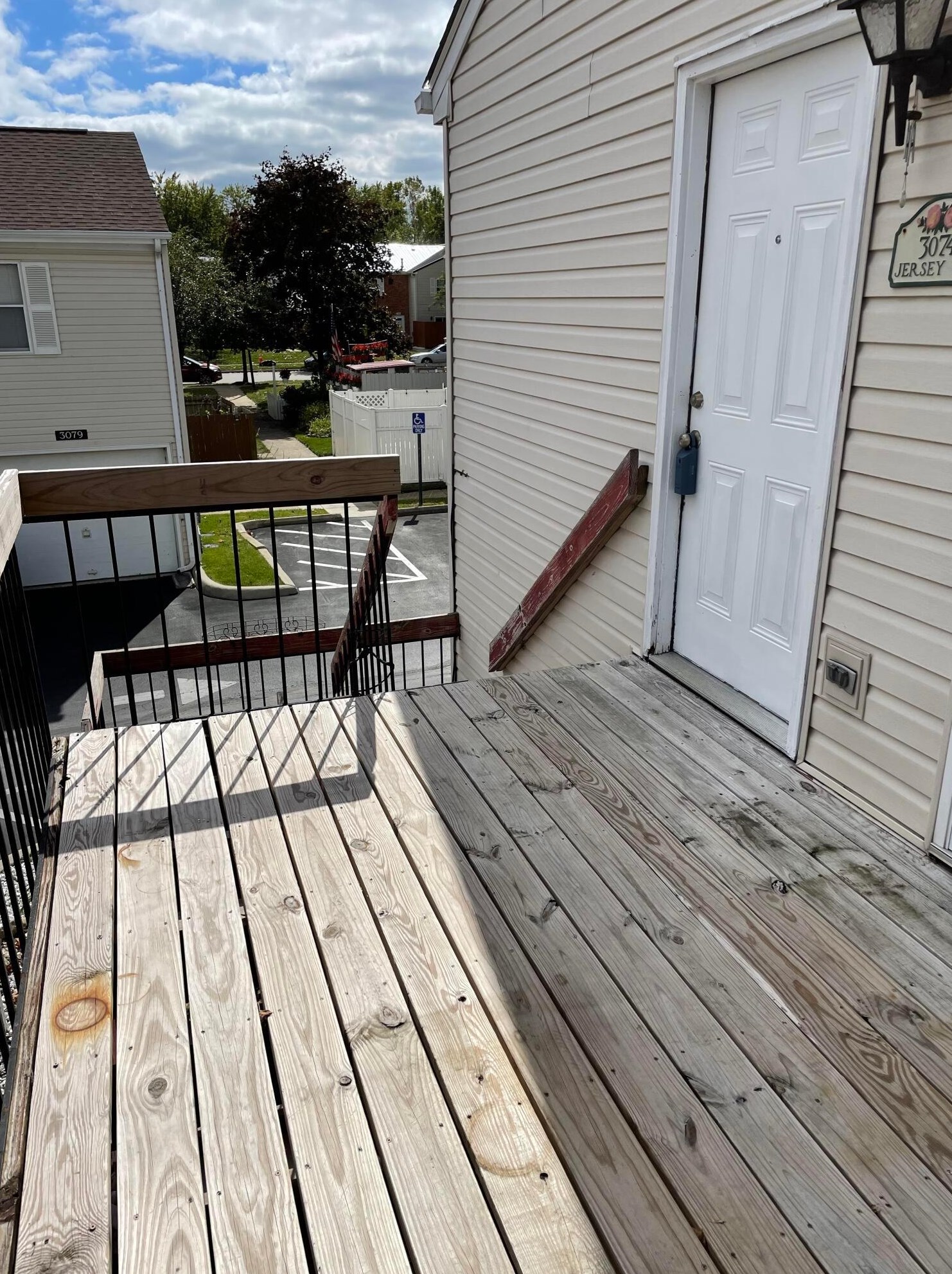3074 Jersey Dr, Columbus, OH 43204-2103