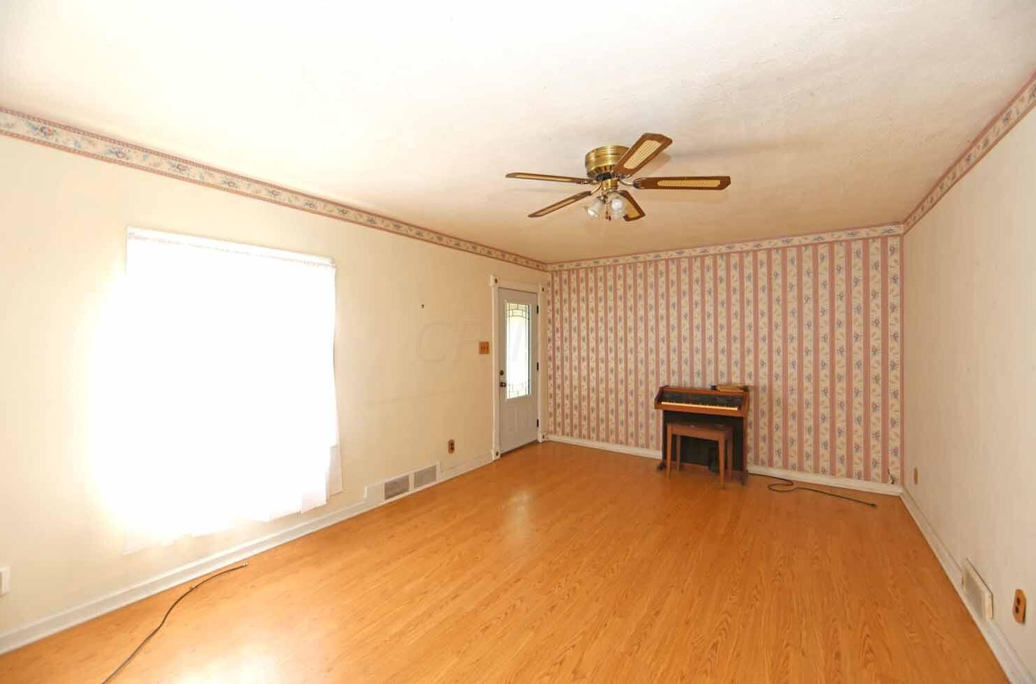 203 Arch Ave, Mount Vernon, OH 43050