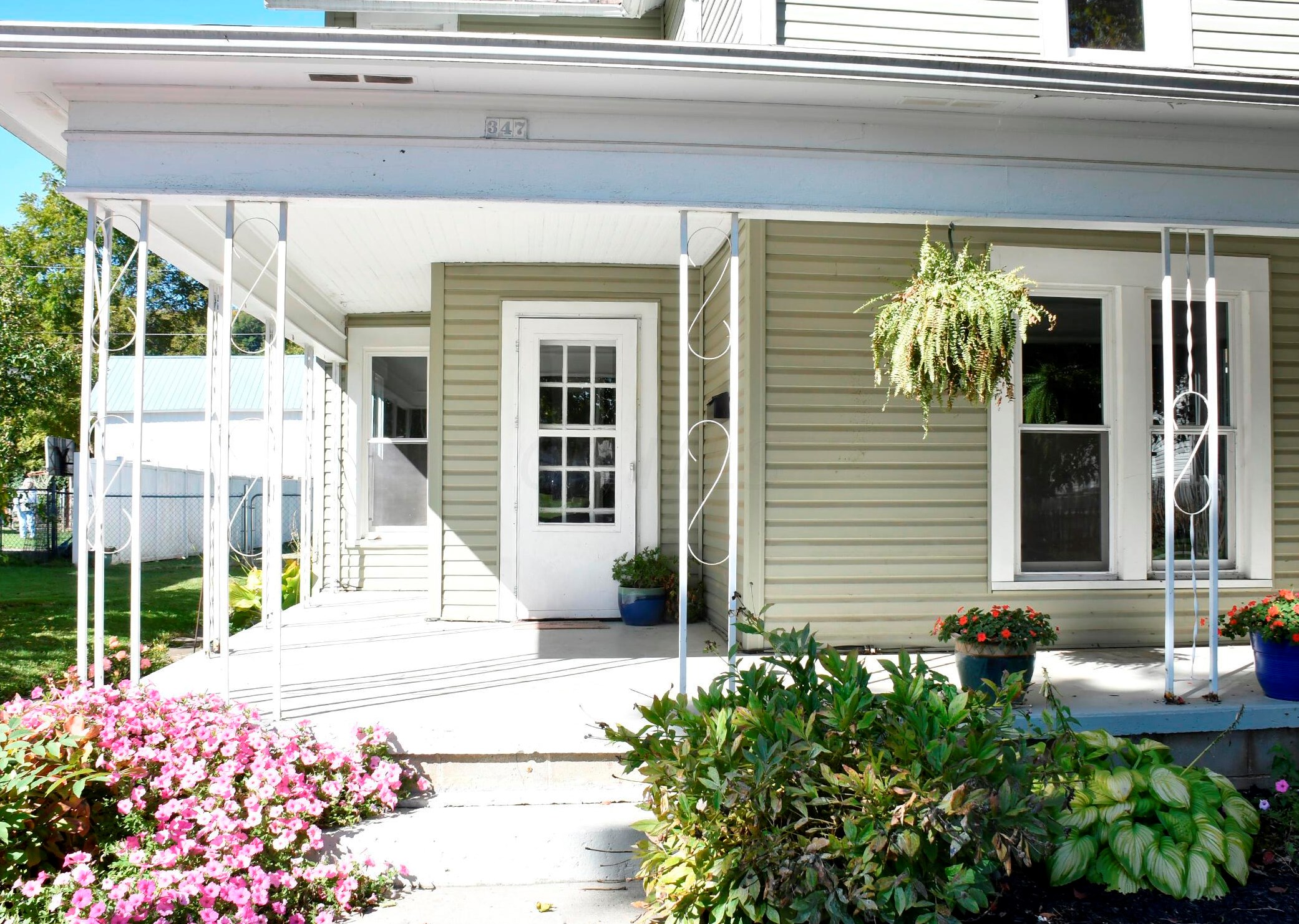 347 Purvis Ave, Hide Away Hills, OH 43107-1043