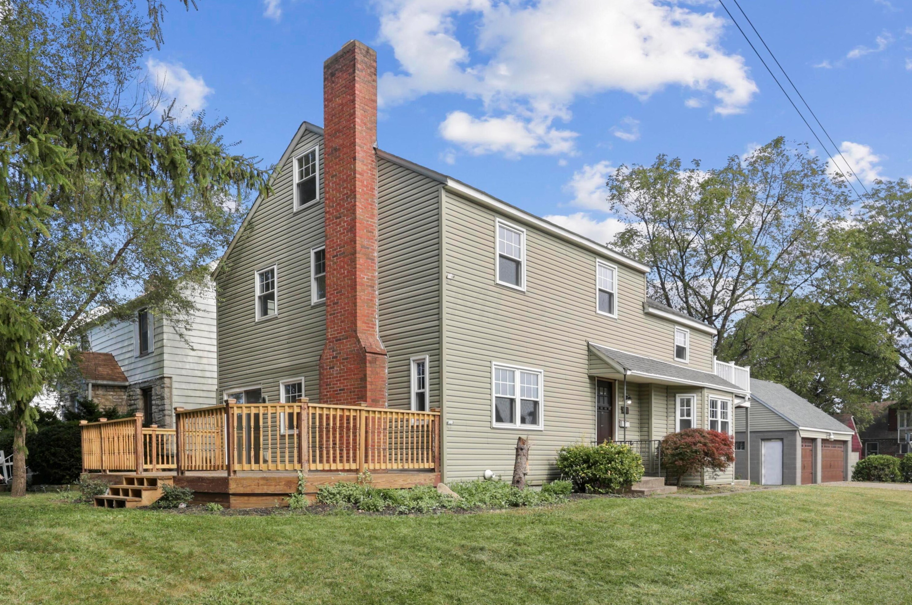 3076 Parkside Rd, Columbus, OH 43204-1930