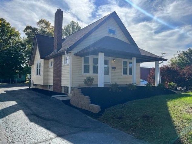 752 Yearling Rd, Columbus, OH 43213-3053