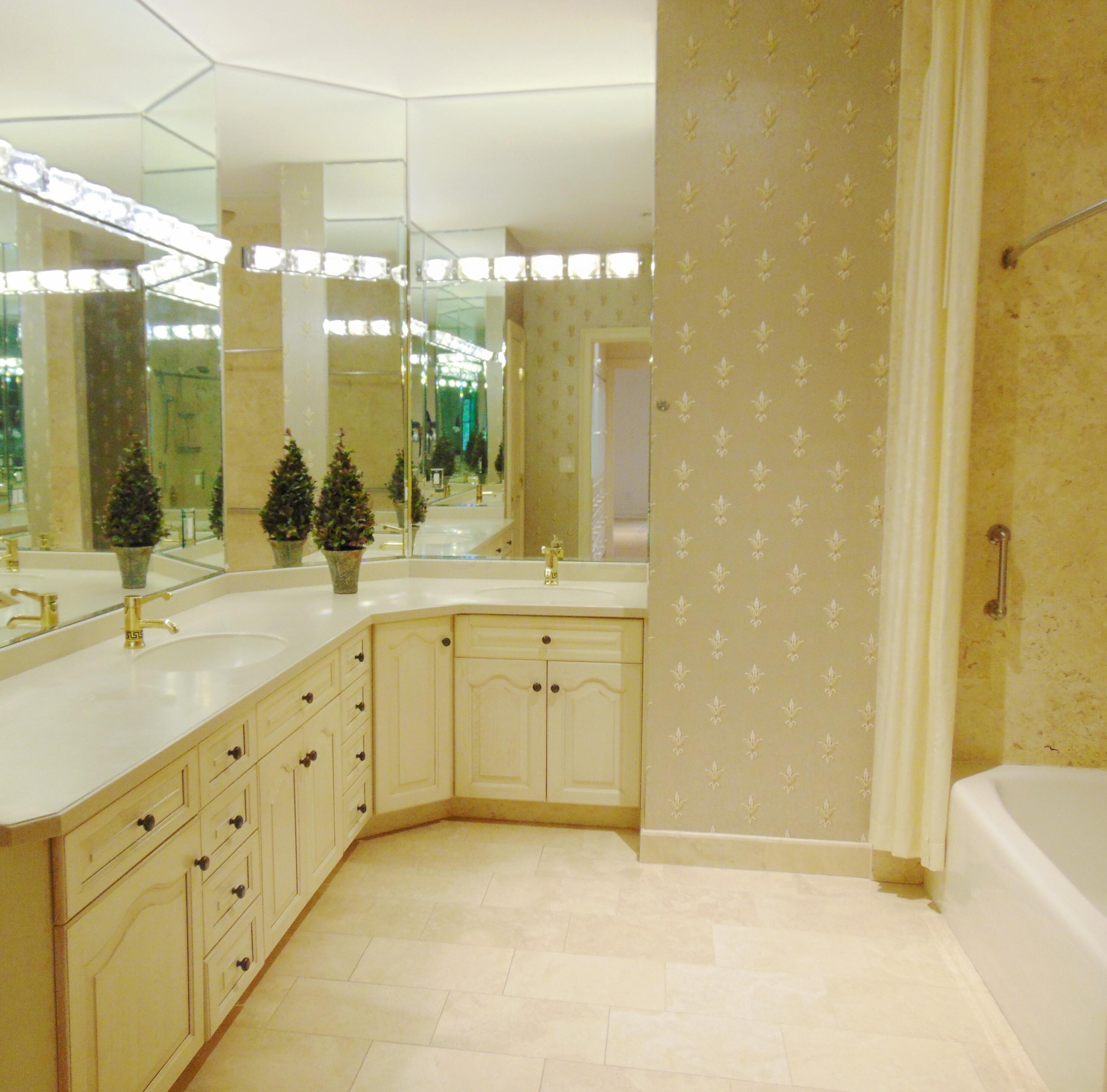 8172 Mt Air Pl, Columbus OH 43235-1358 exterior