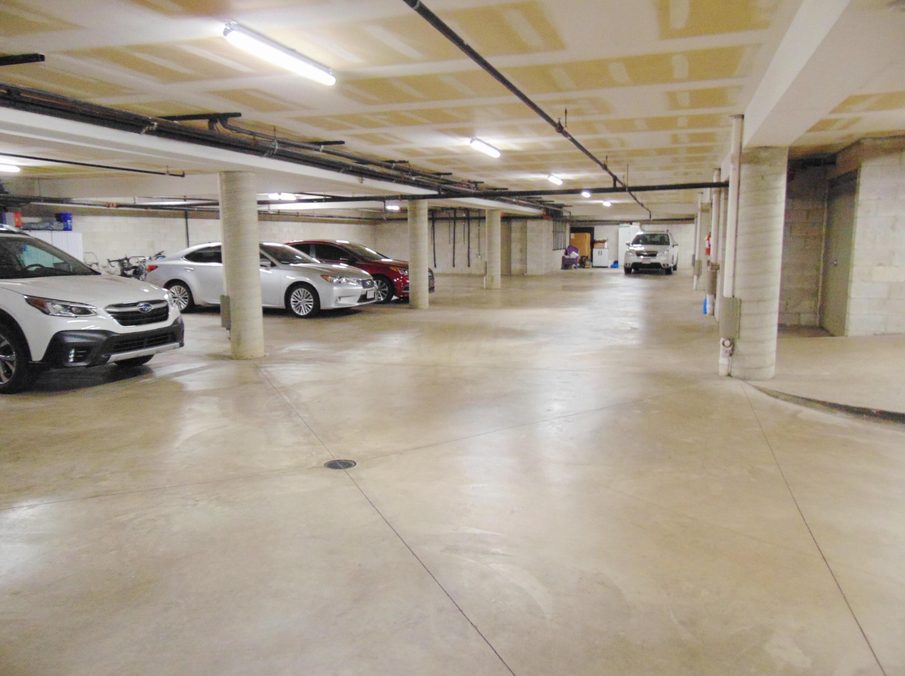 8172 Mt Air Pl, Columbus OH 43235-1358 exterior