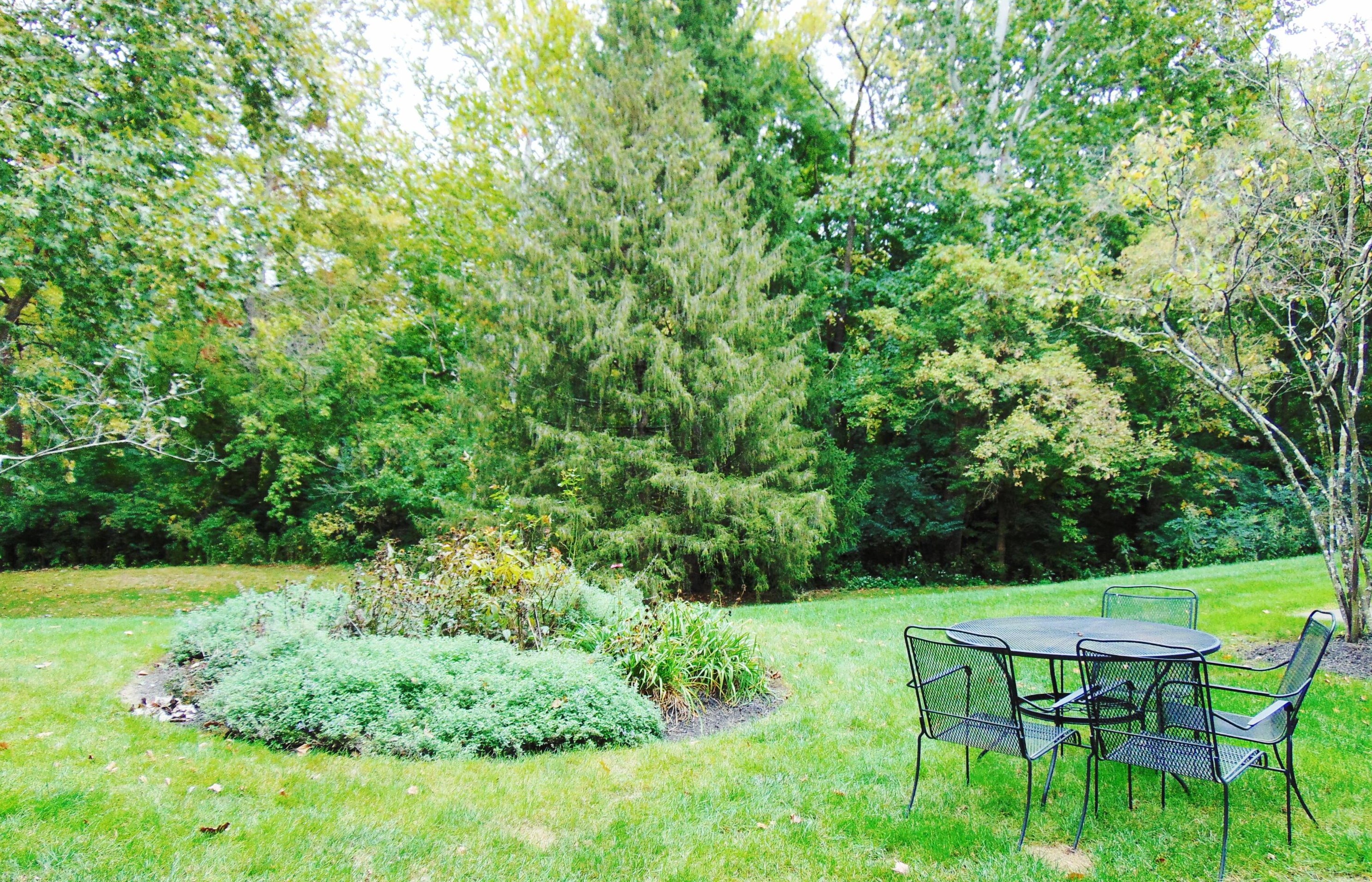 8172 Mt Air Pl, Columbus OH 43235-1358 exterior