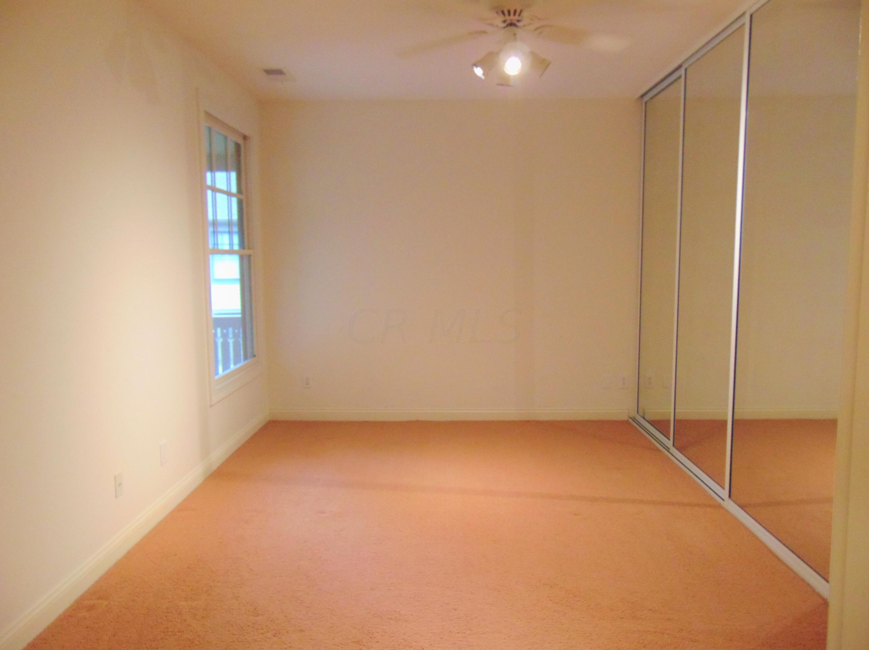 8172 Mt Air Pl, Columbus OH 43235-1358 exterior