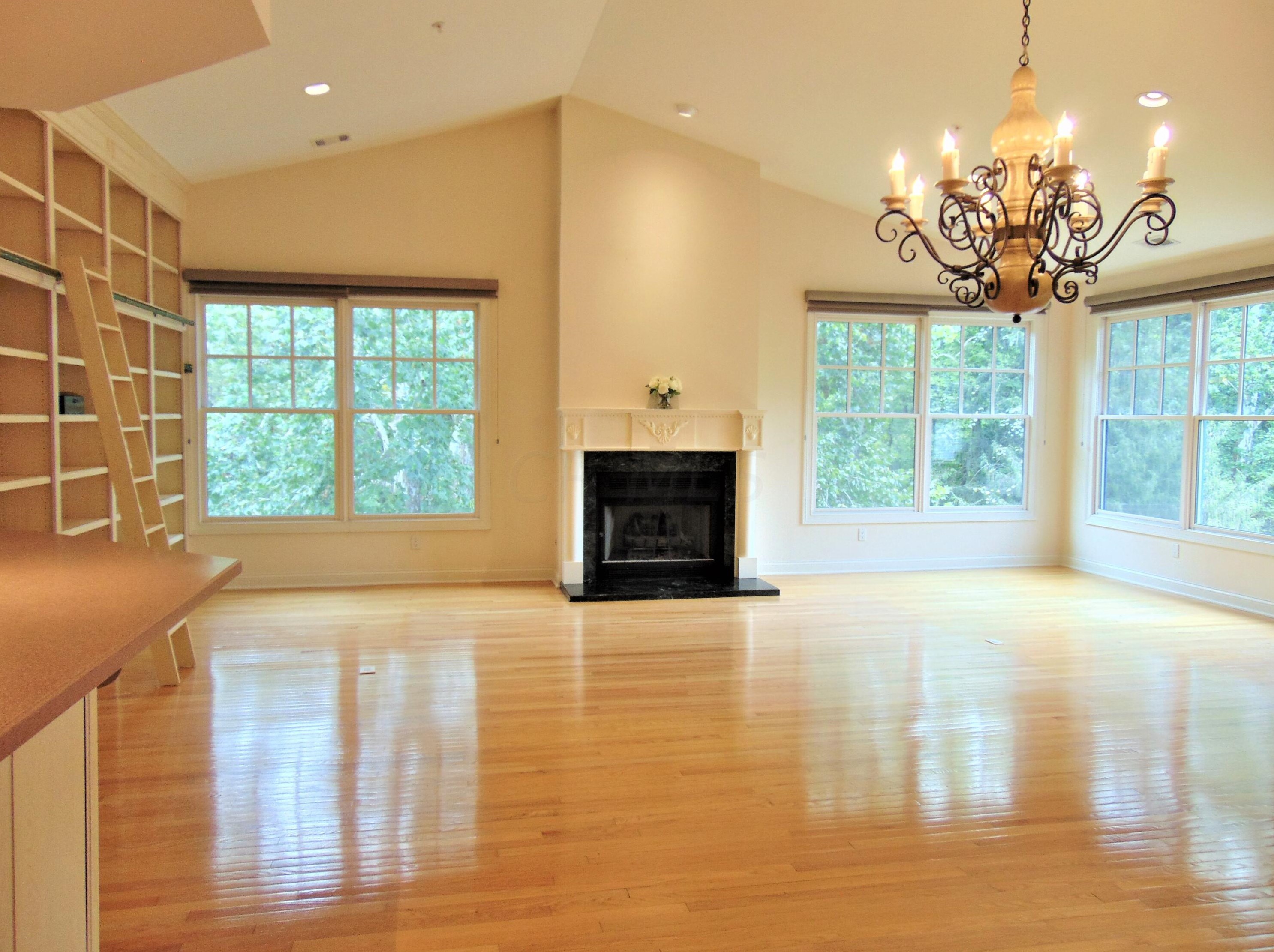 8172 Mt Air Pl, Columbus OH 43235-1358 exterior