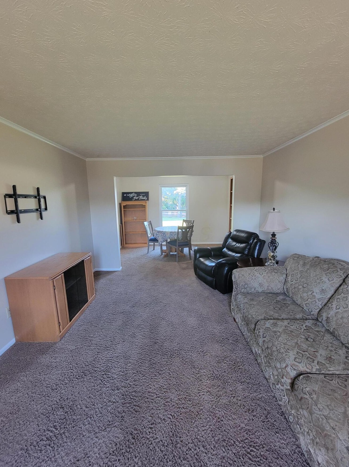 2640 Millrace Dr, Columbus OH 43207-4625 exterior