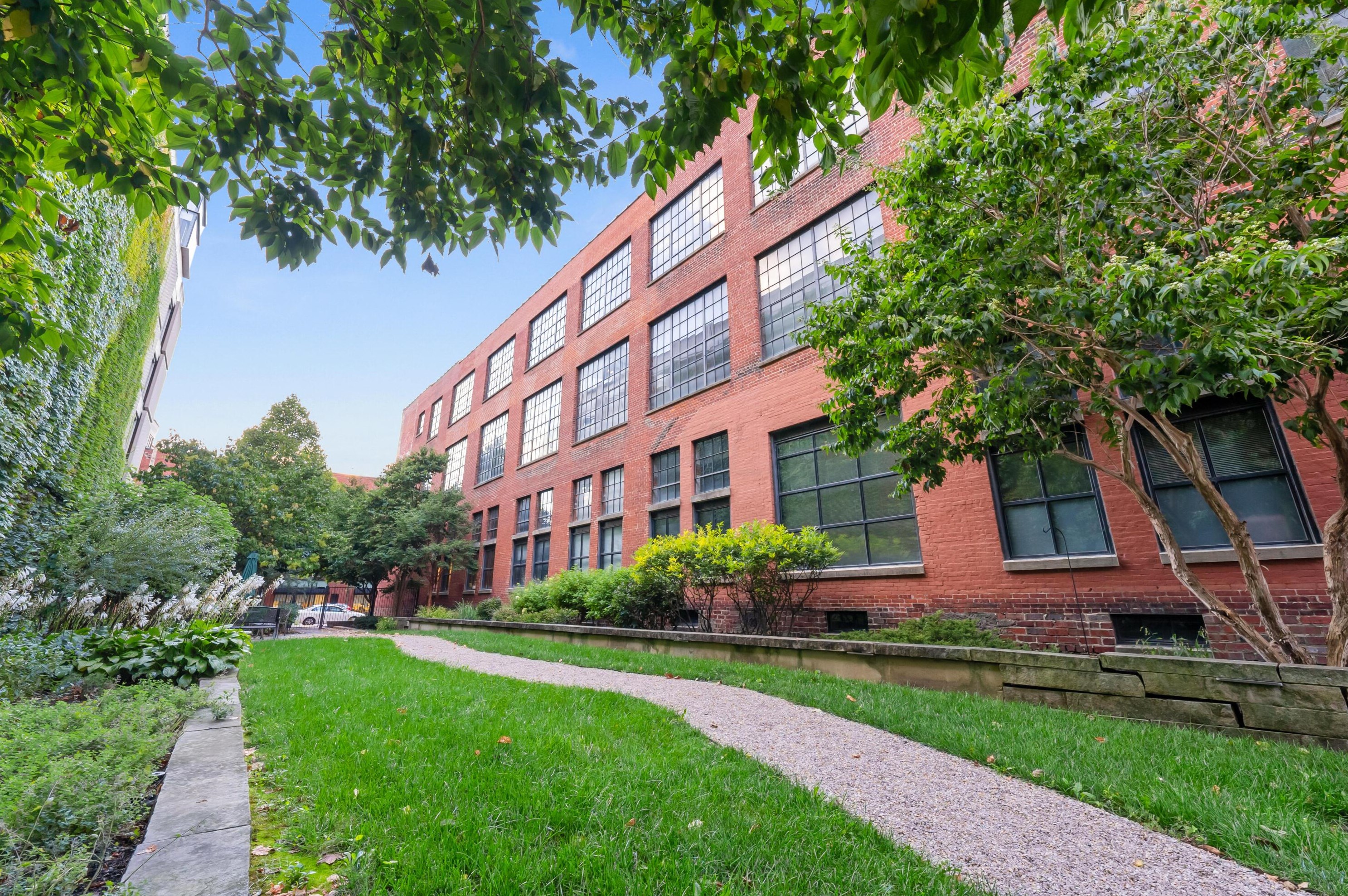 570 Front St, Columbus OH  43215-5630 exterior