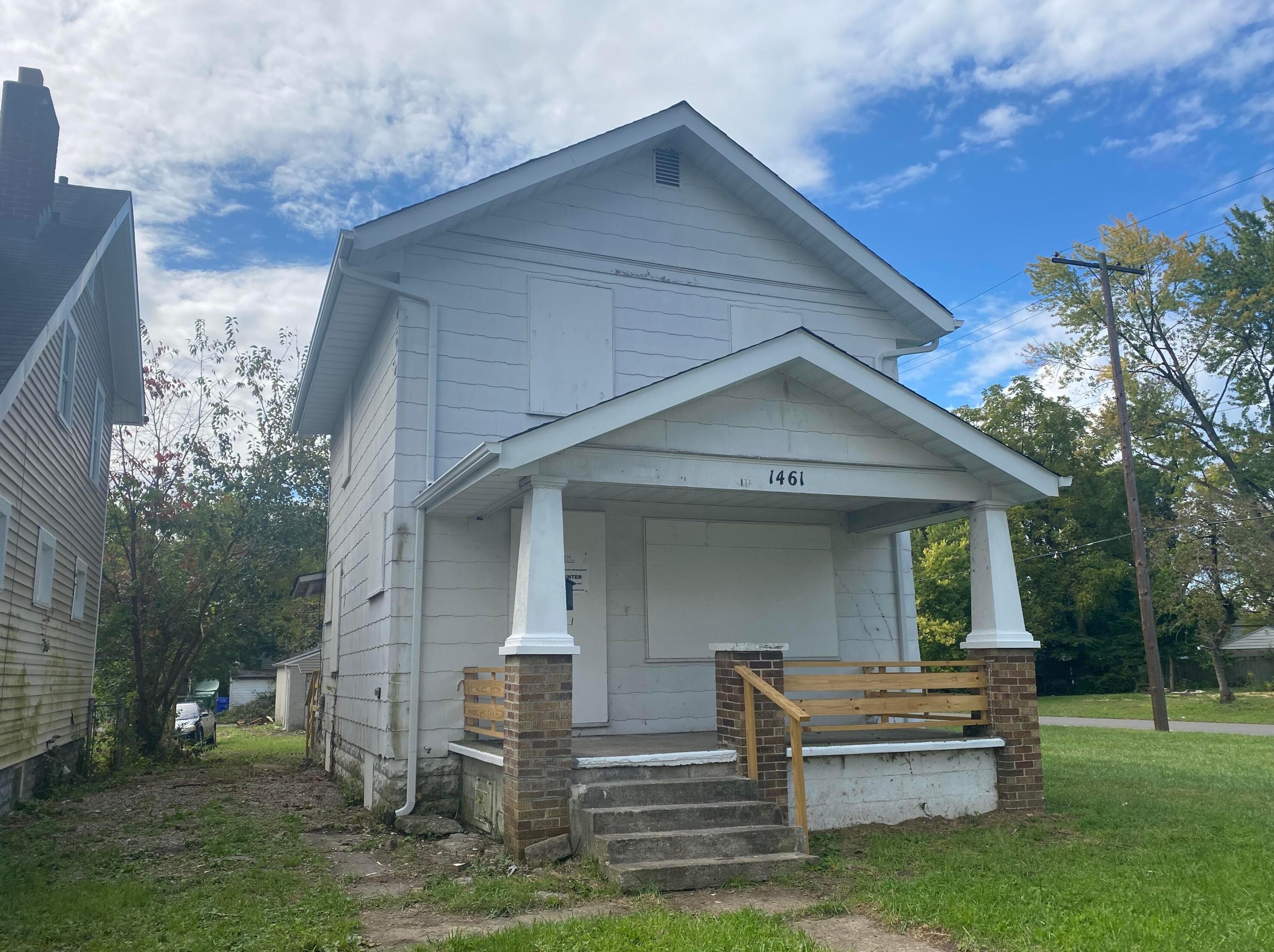1461 Genessee Ave, Columbus, OH 43211-1436