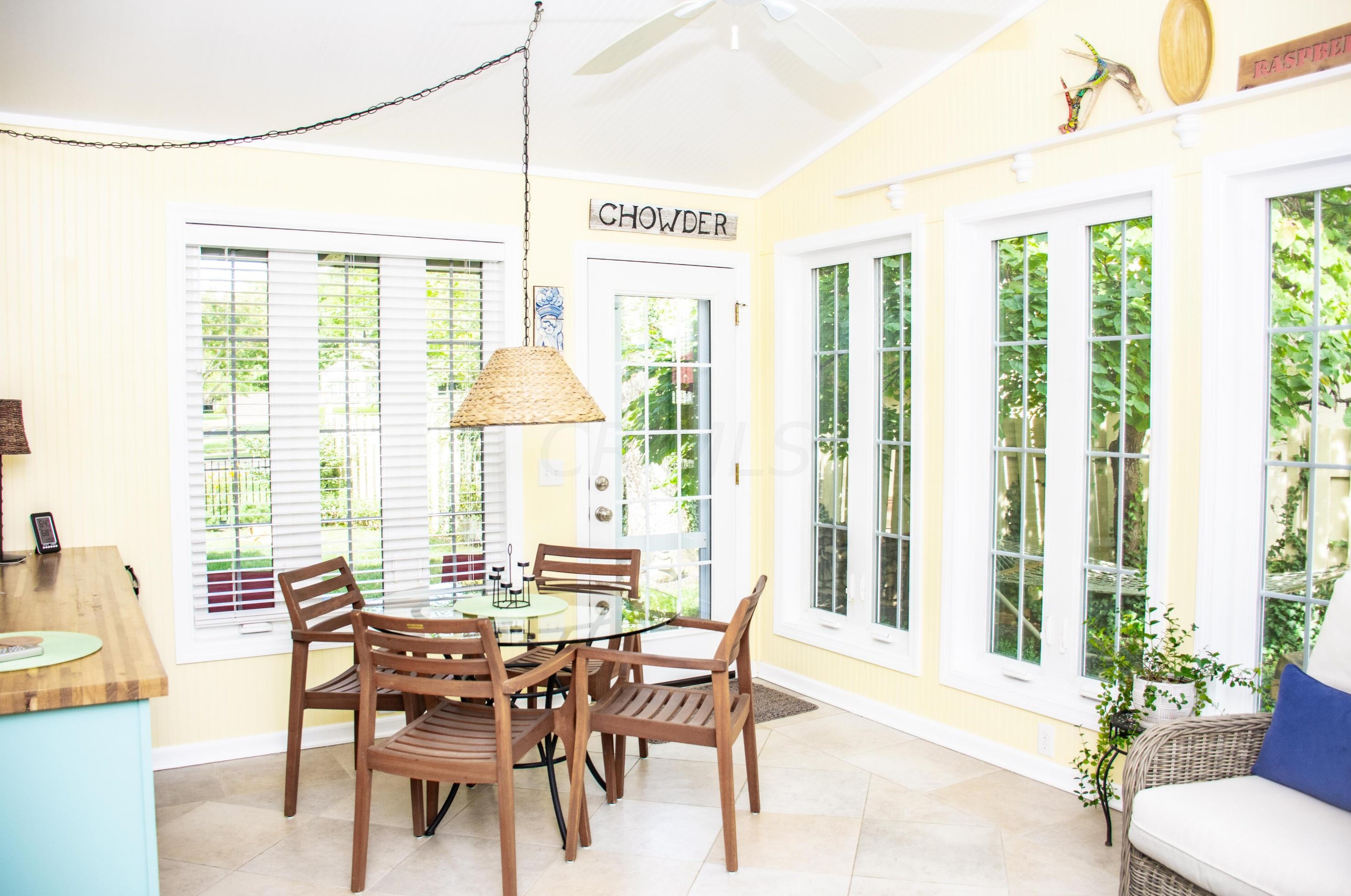 2276 Blvd, Columbus OH 43221-2909 exterior