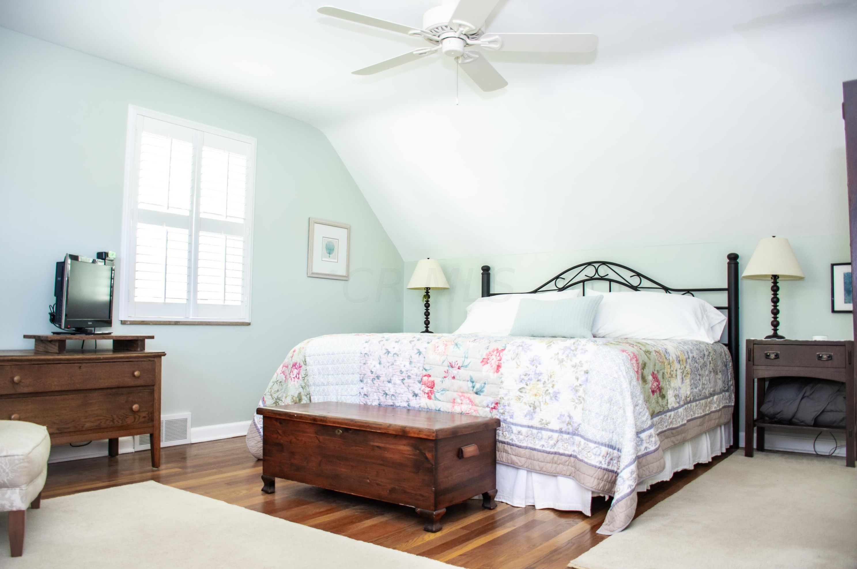 2276 Blvd, Columbus OH 43221-2909 exterior