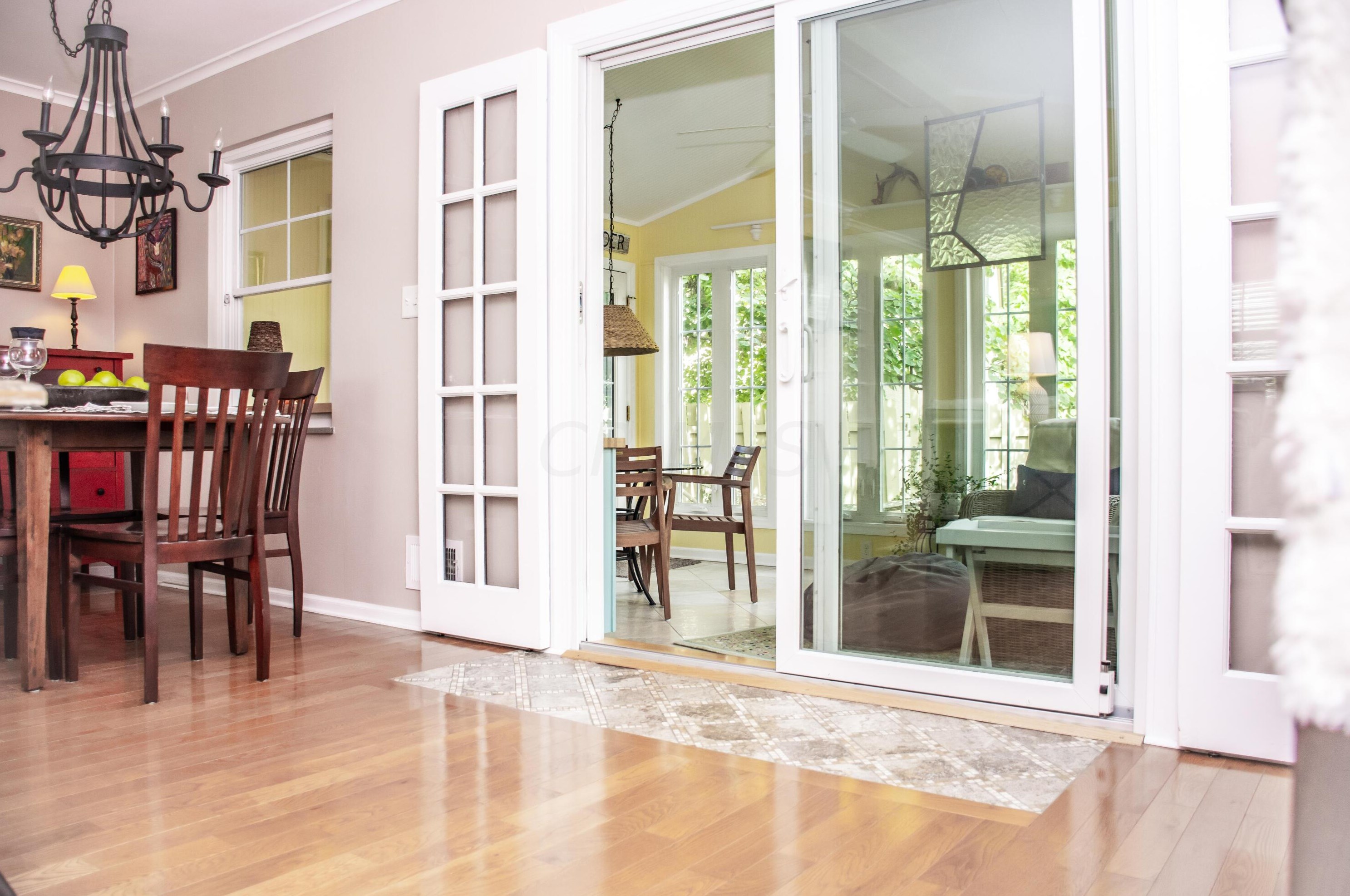 2276 Blvd, Columbus OH 43221-2909 exterior