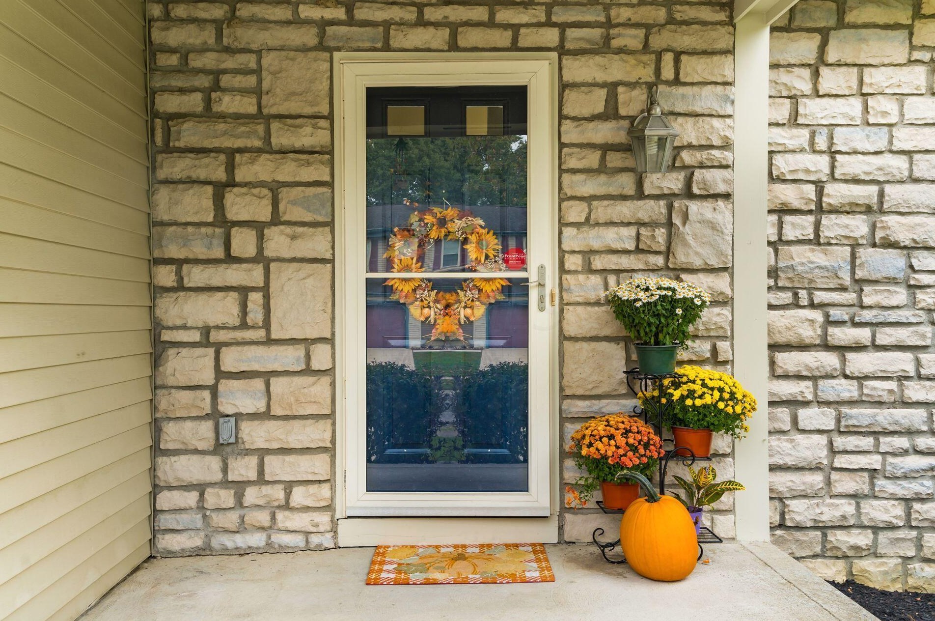 578 Tall Oaks Dr, Columbus, OH 43230-7010