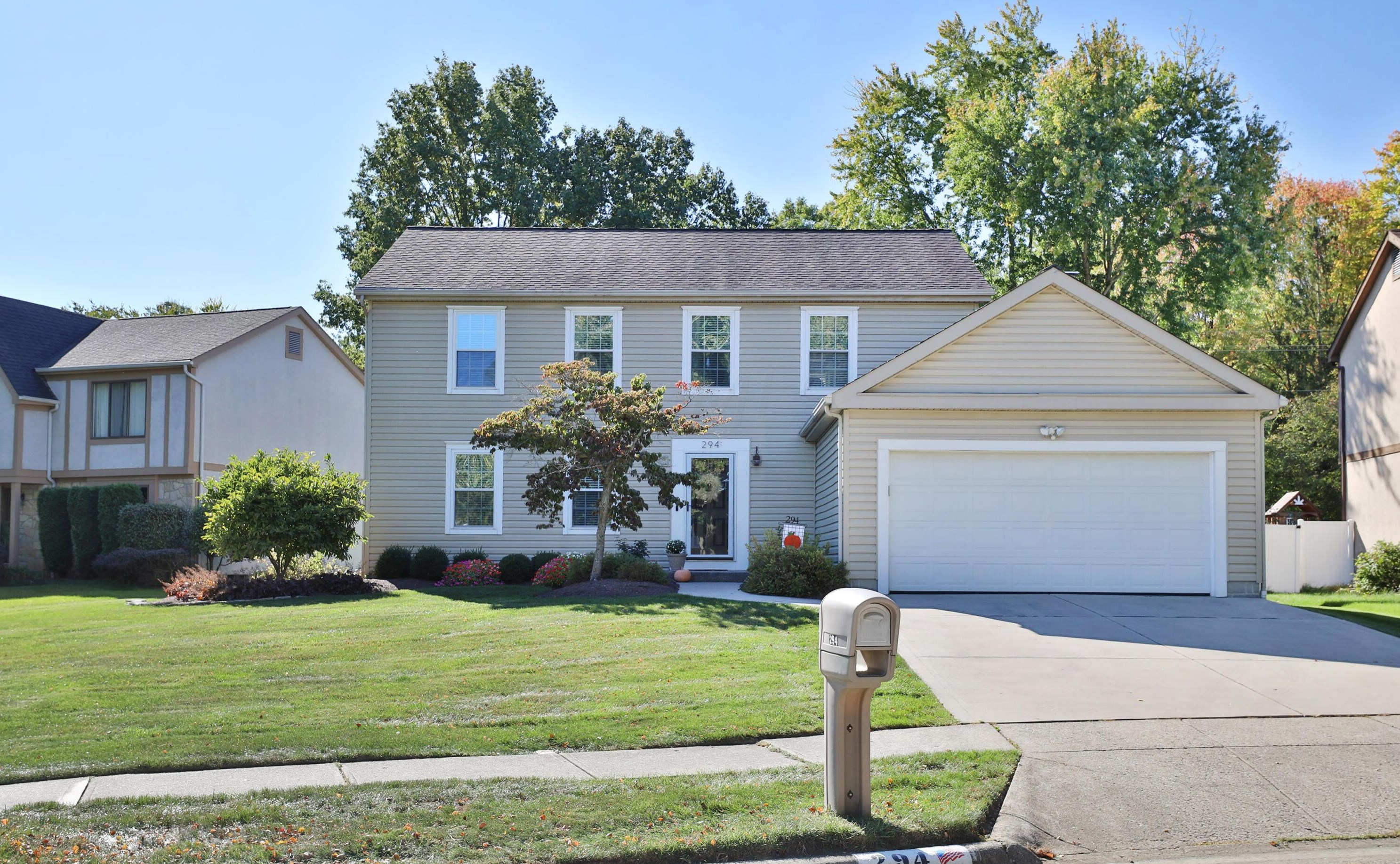 294 Bluejay Dr, Columbus, OH 43235-4606