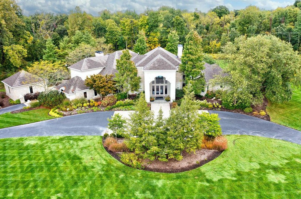 1100 Brookhouse Ln, Columbus, OH 43230-1973