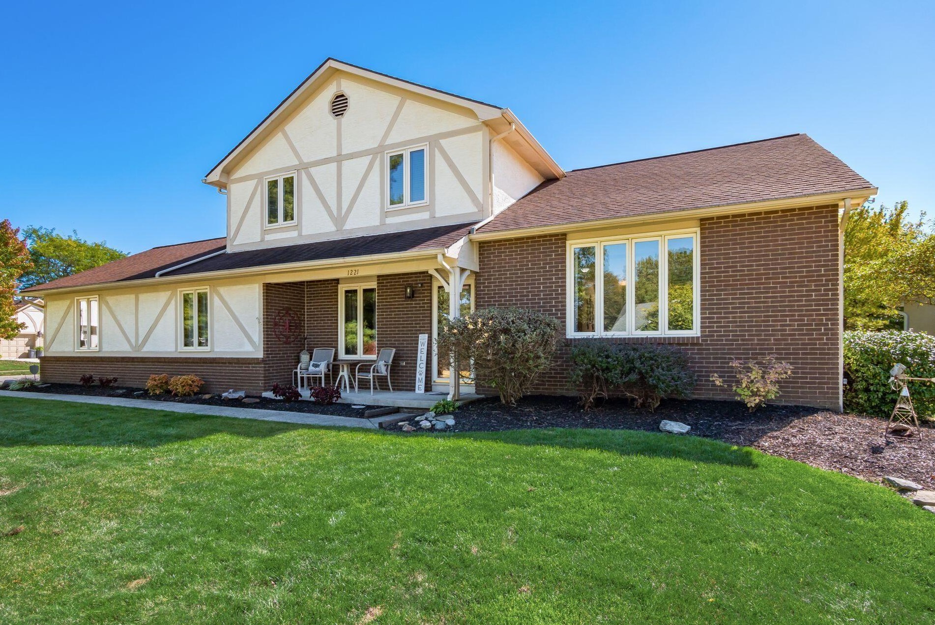 1221 Laurel Dr, Westerville, OH 43081-4506