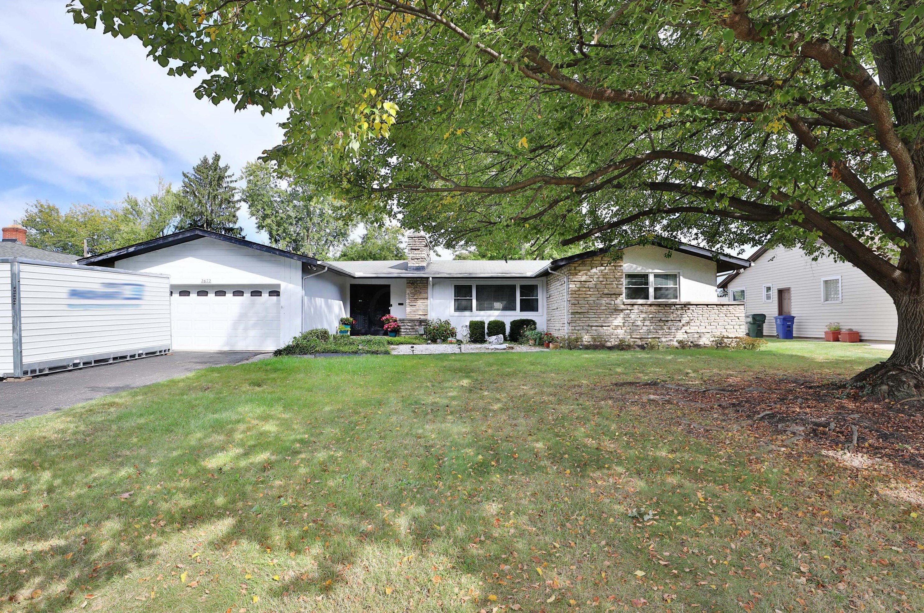 2672 Schaaf Dr, Columbus, OH 43209-3210