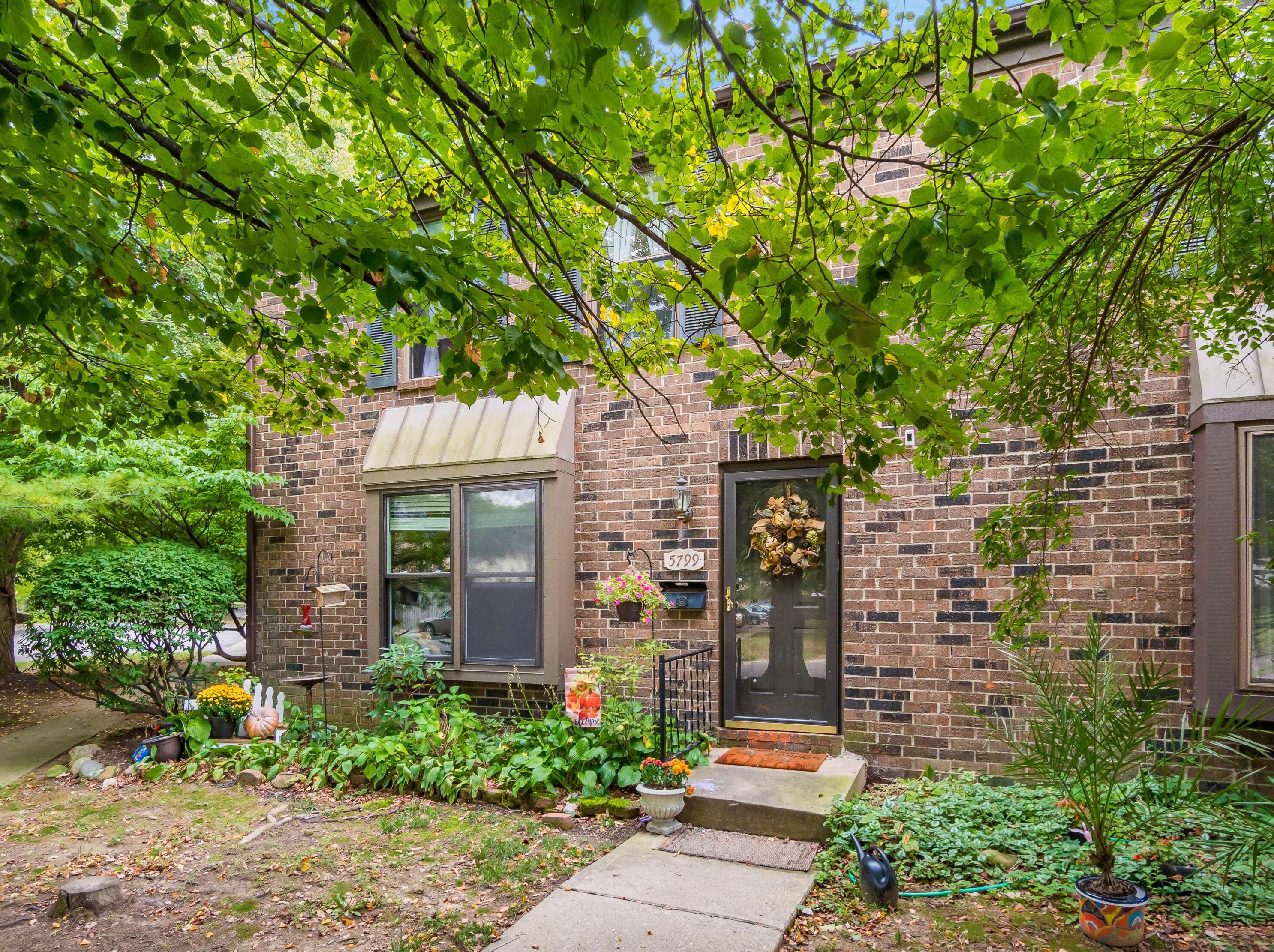 5799 Lucinda Ct, Columbus, OH 43232-1638