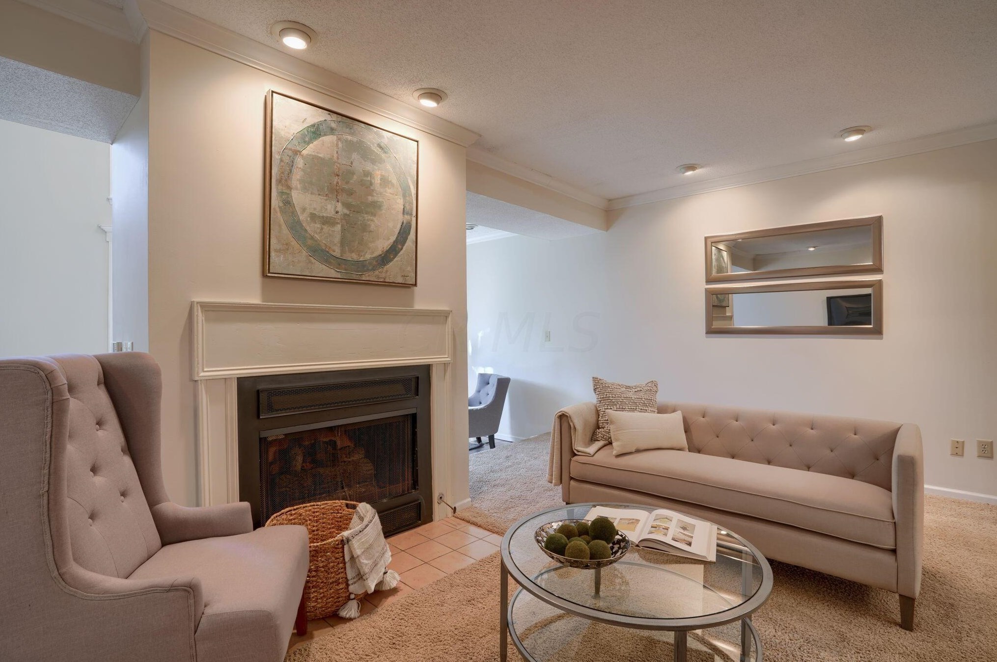 2207 Sandston Rd, Columbus OH 43220-5405 exterior