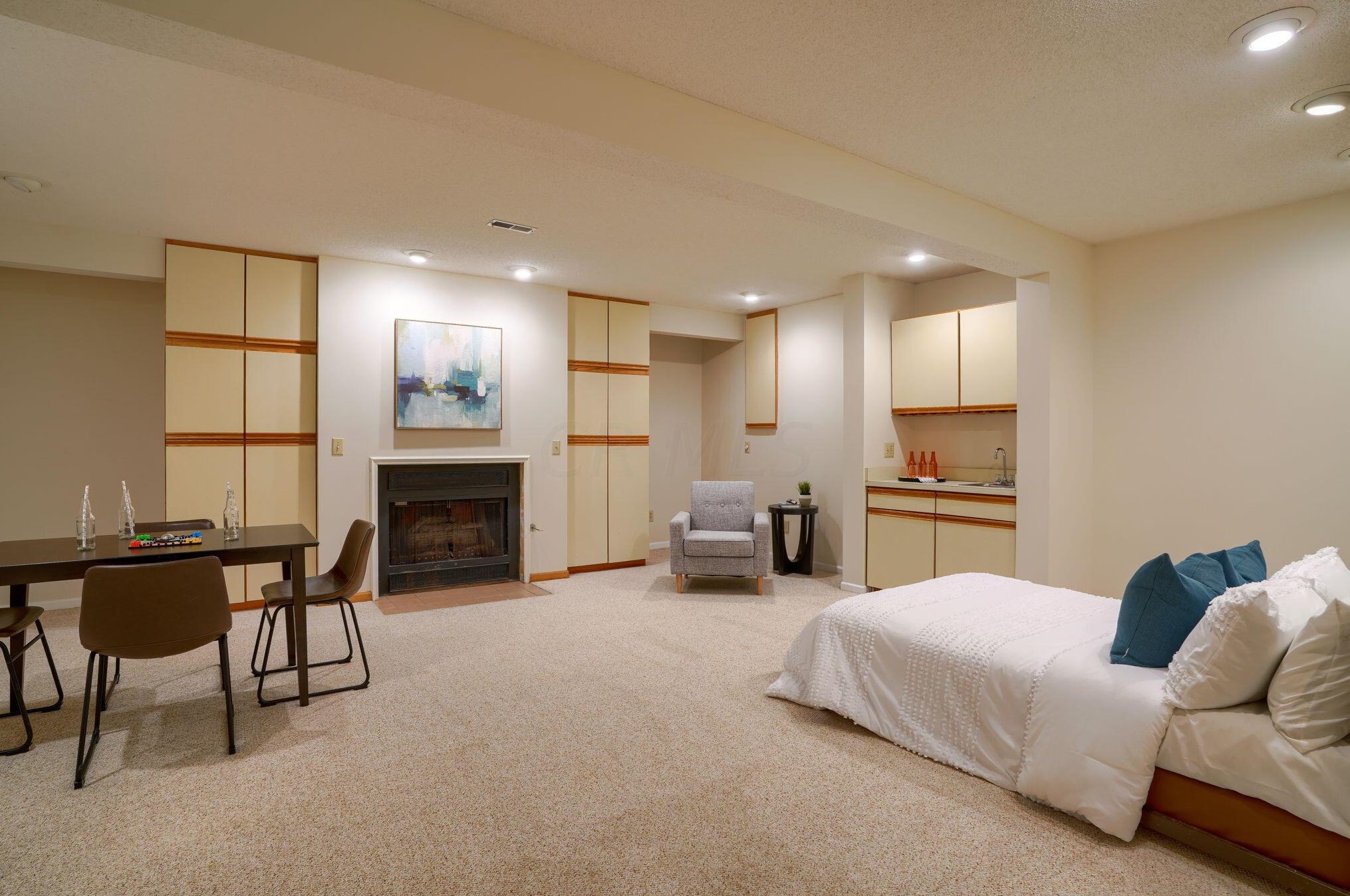 2207 Sandston Rd, Columbus OH 43220-5405 exterior