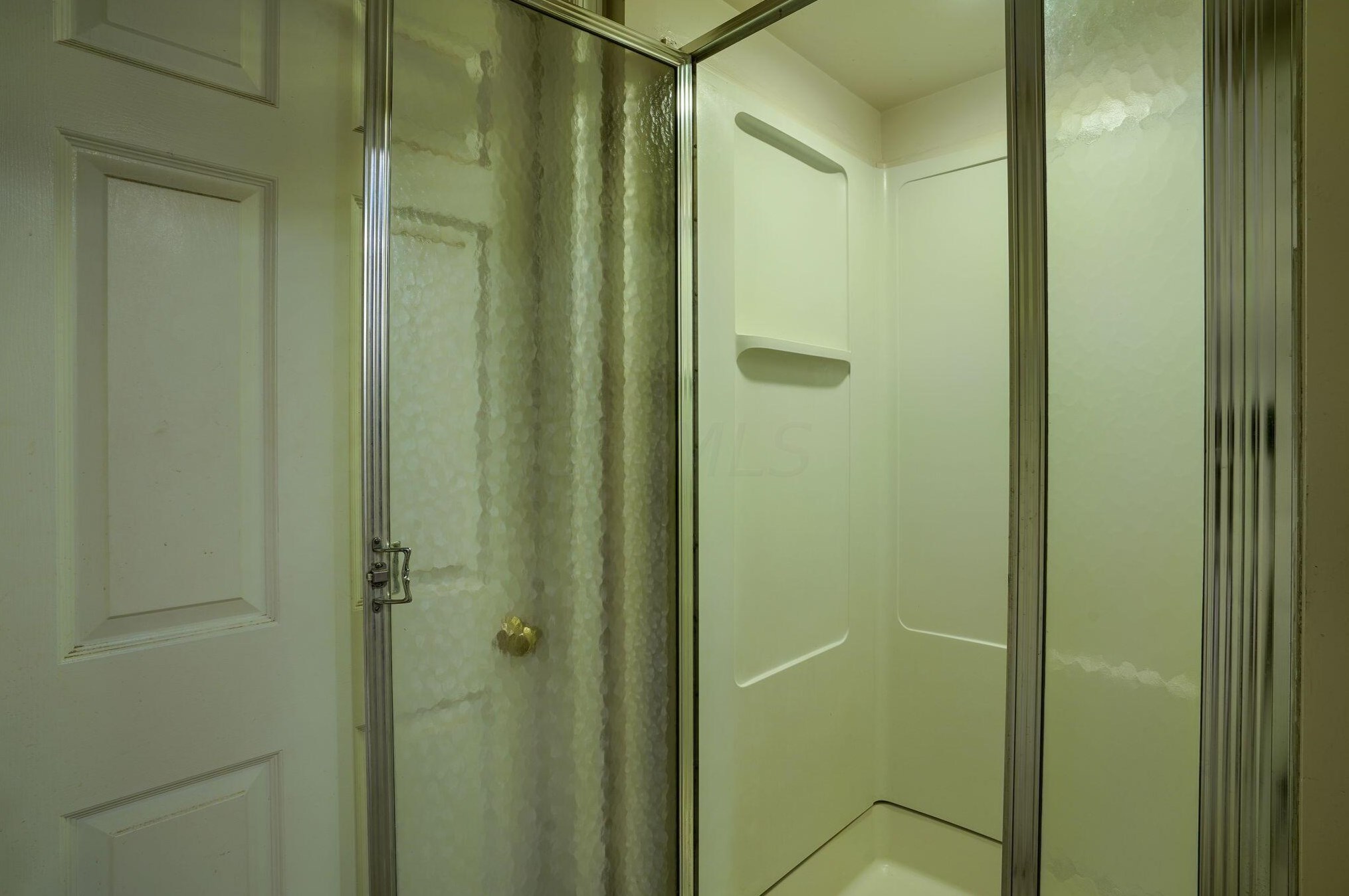 2207 Sandston Rd, Columbus OH 43220-5405 exterior