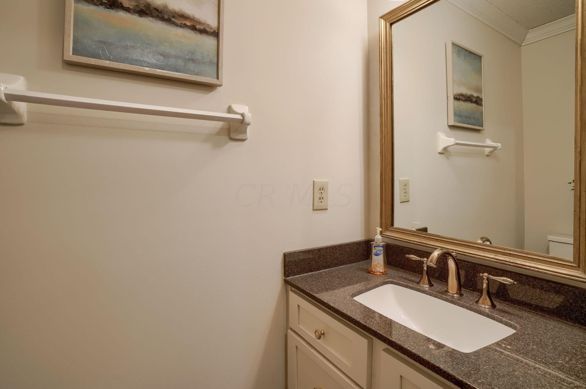 2207 Sandston Rd, Columbus OH 43220-5405 exterior