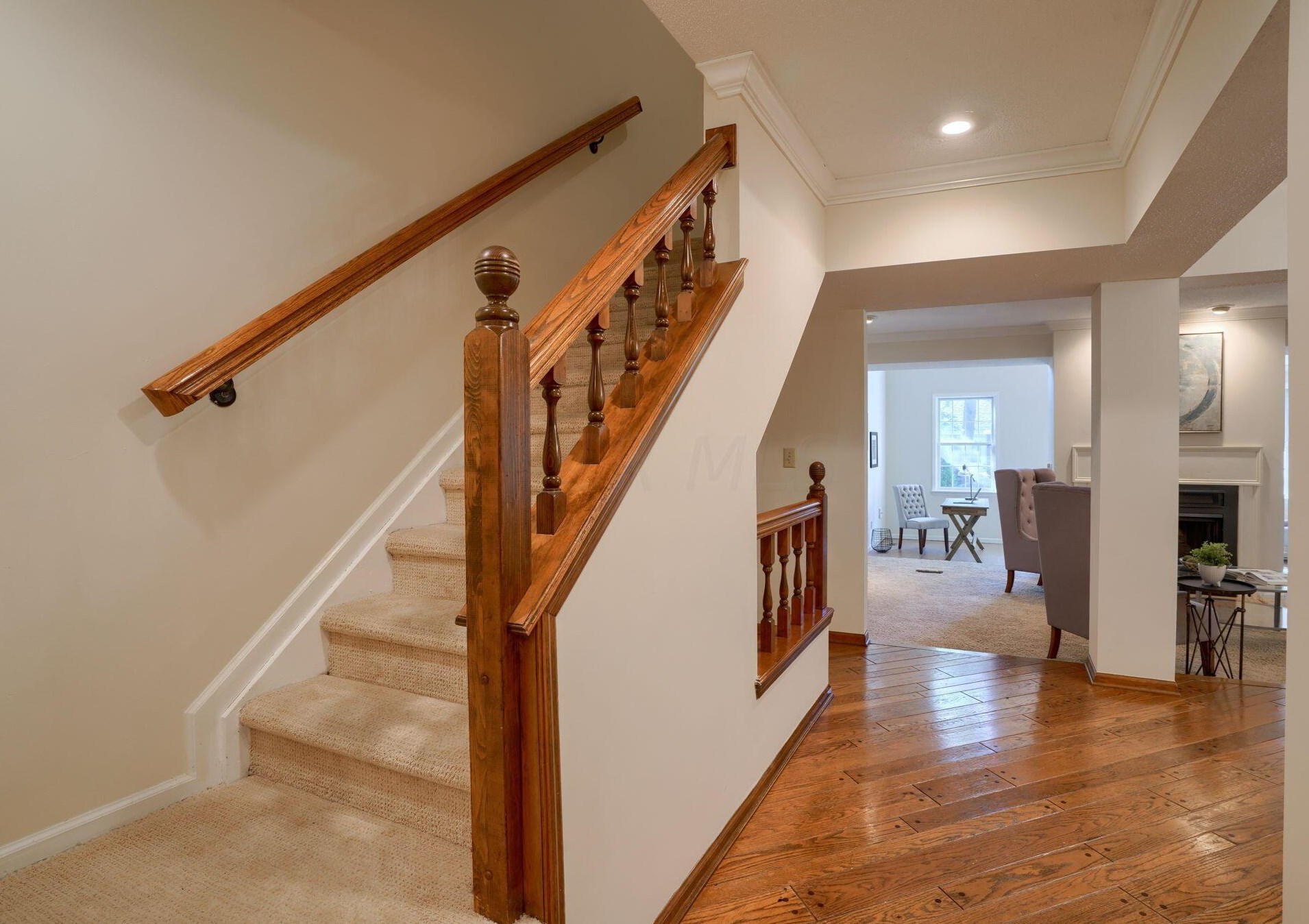 2207 Sandston Rd, Columbus OH 43220-5405 exterior