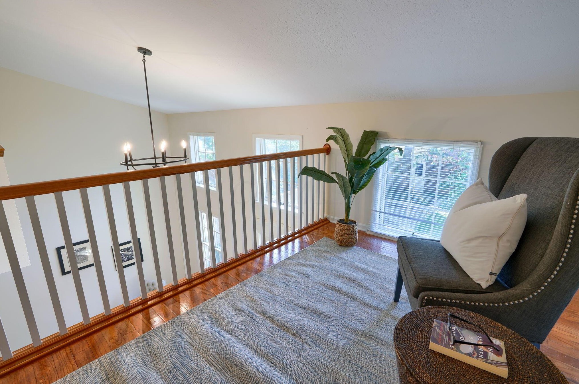 2207 Sandston Rd, Columbus OH 43220-5405 exterior