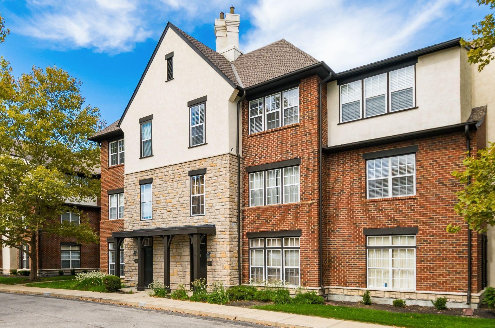 6020 Inishmore Ln, Dublin, OH 43017-3472