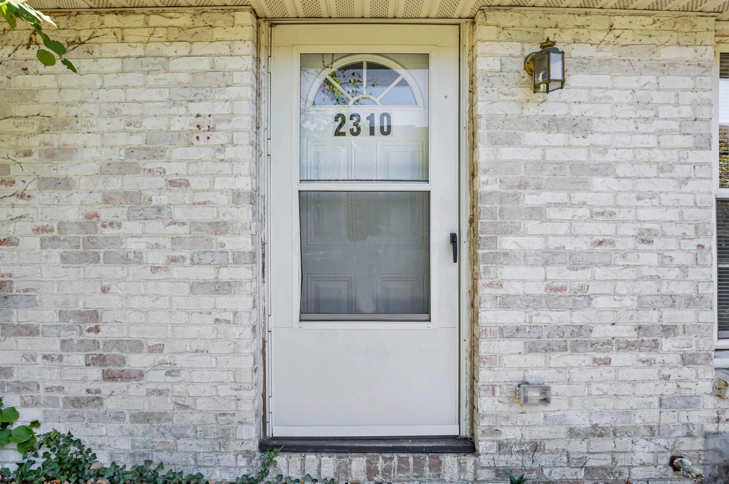 2310 Hardesty Ct, Columbus, OH 43204-5805