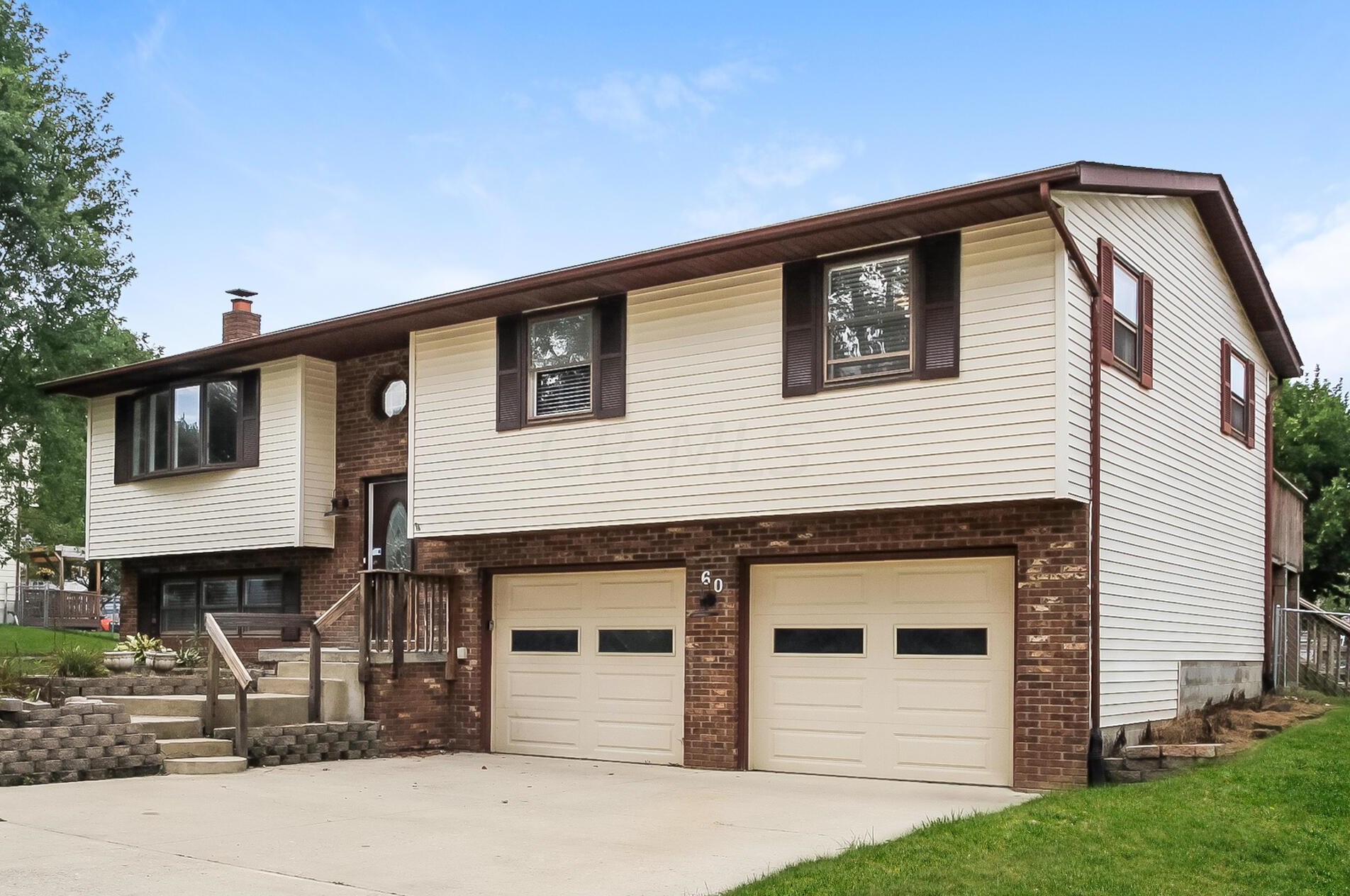 60 Jonquil Sw Dr, Pataskala, OH 43062