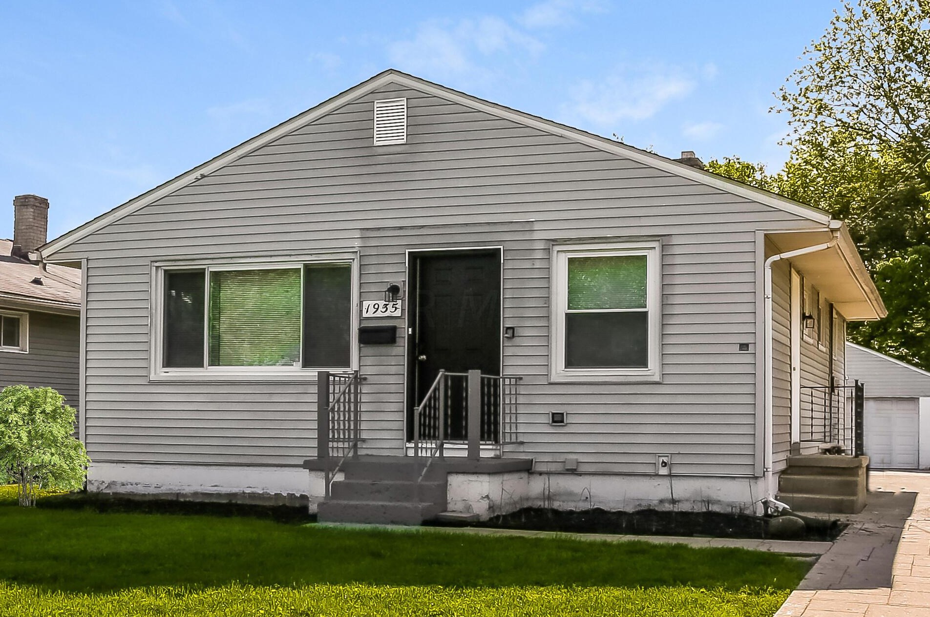 1935 Champion Ave, Columbus OH  43207-2038 exterior