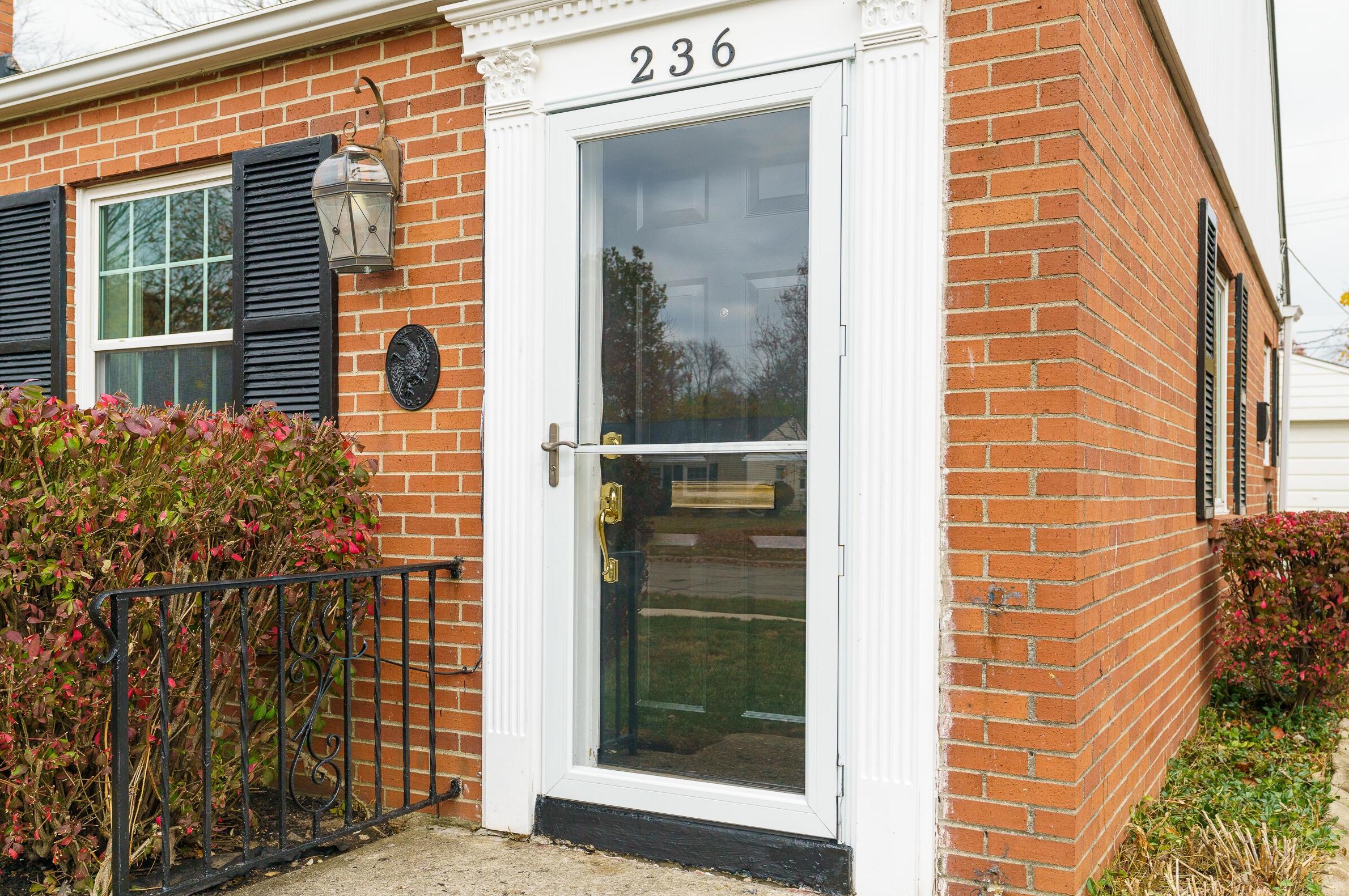 236 Danhurst Rd, Columbus OH 43228-1343 exterior