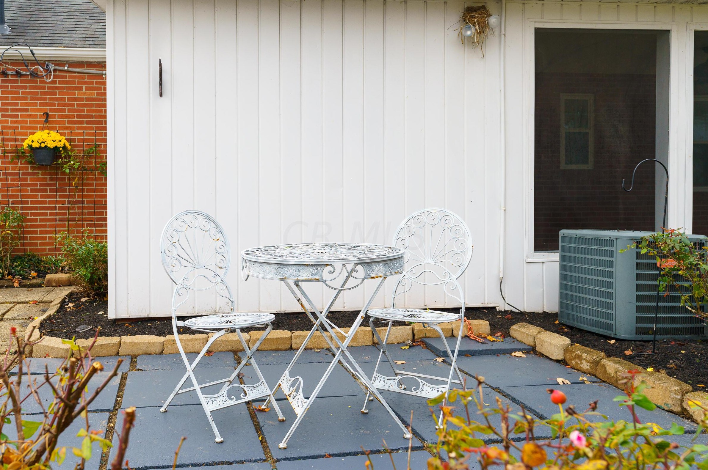 236 Danhurst Rd, Columbus OH 43228-1343 exterior