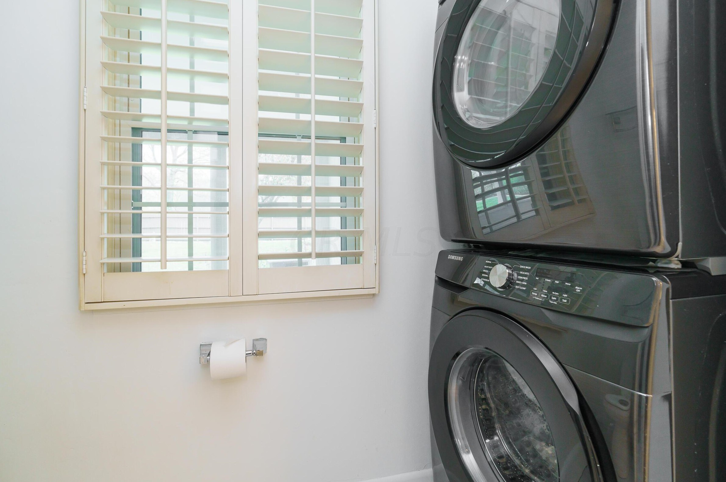 236 Danhurst Rd, Columbus OH 43228-1343 exterior