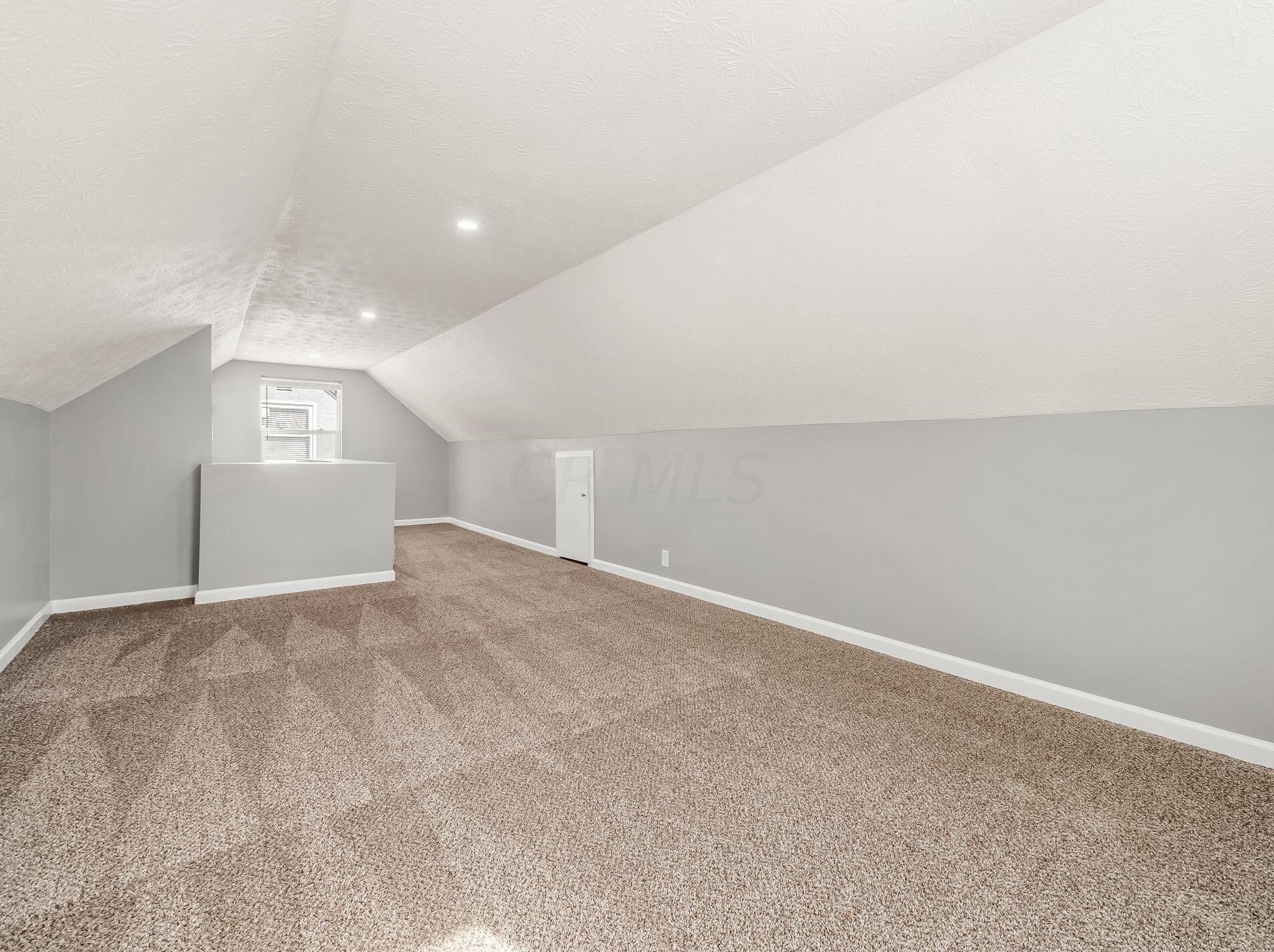 2479 Renwood Pl, Columbus OH  43211-1332 exterior