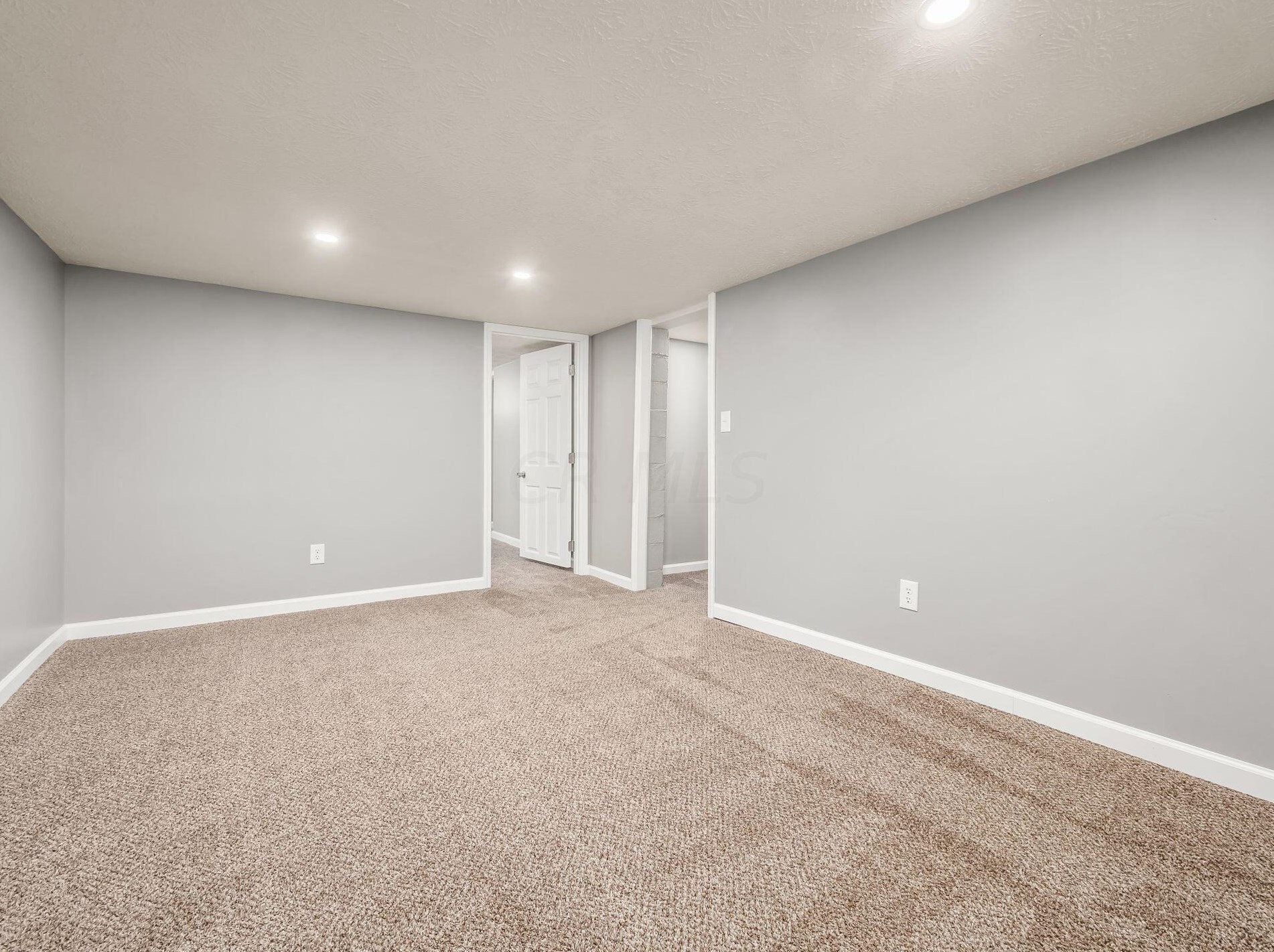 2479 Renwood Pl, Columbus OH  43211-1332 exterior