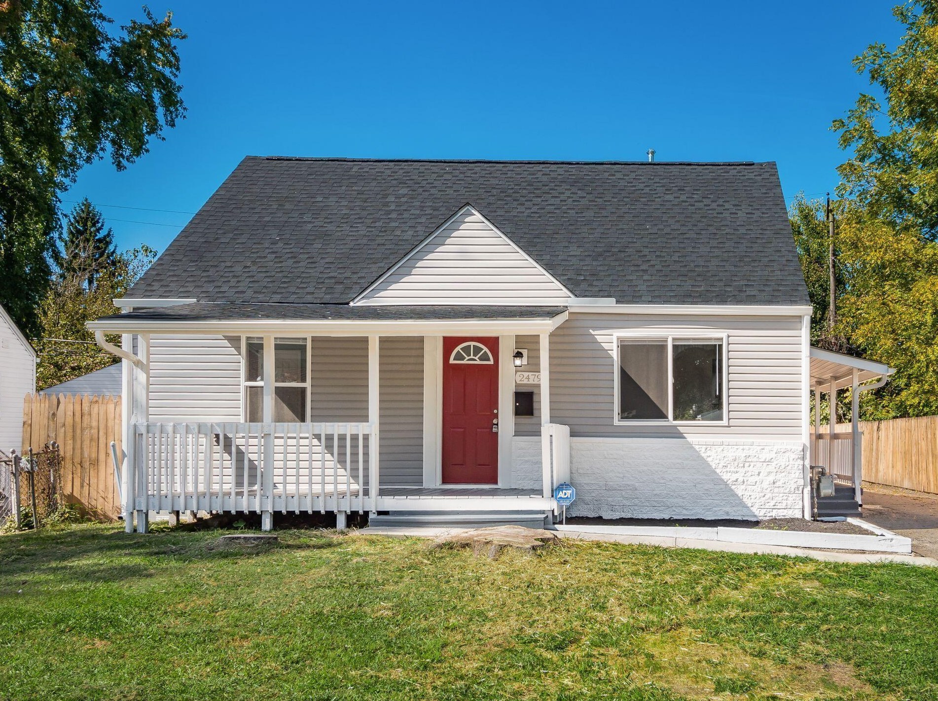 2479 Renwood Pl, Columbus OH  43211-1332 exterior