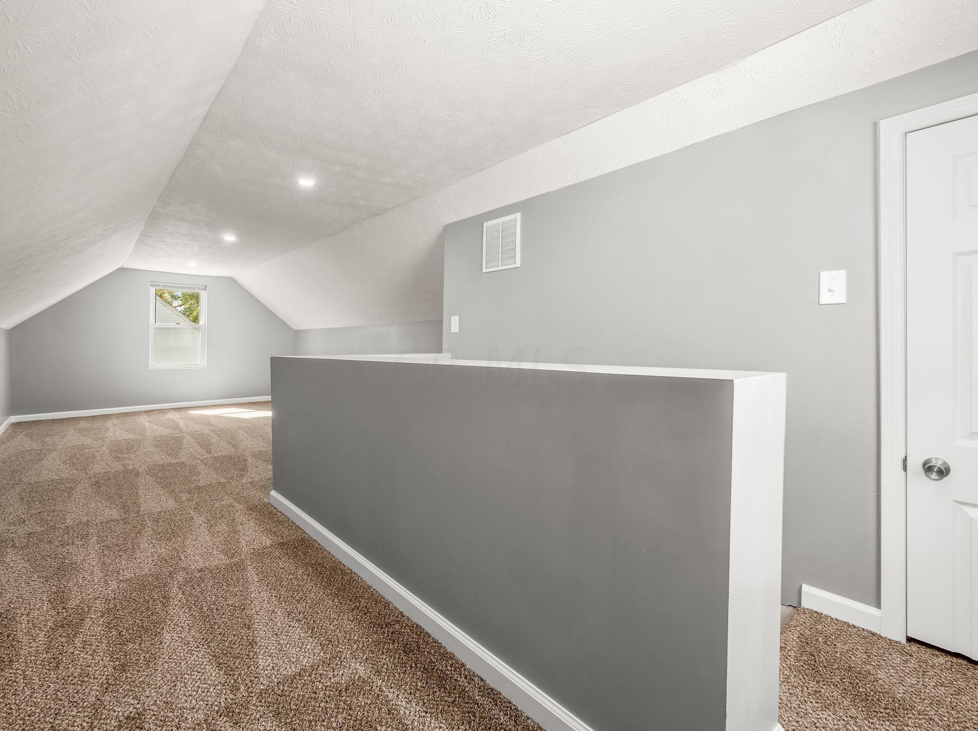 2479 Renwood Pl, Columbus OH  43211-1332 exterior