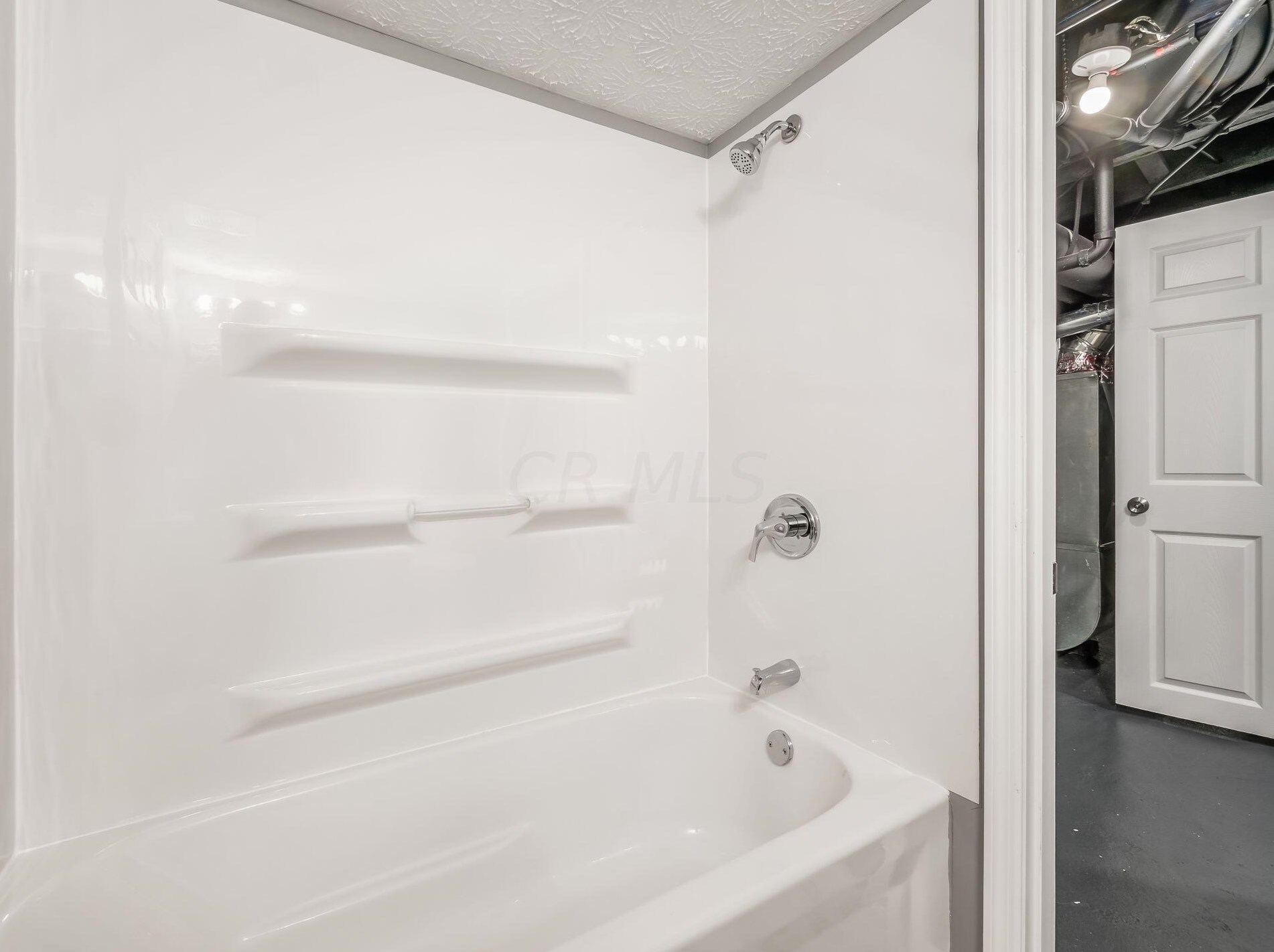 2479 Renwood Pl, Columbus OH  43211-1332 exterior