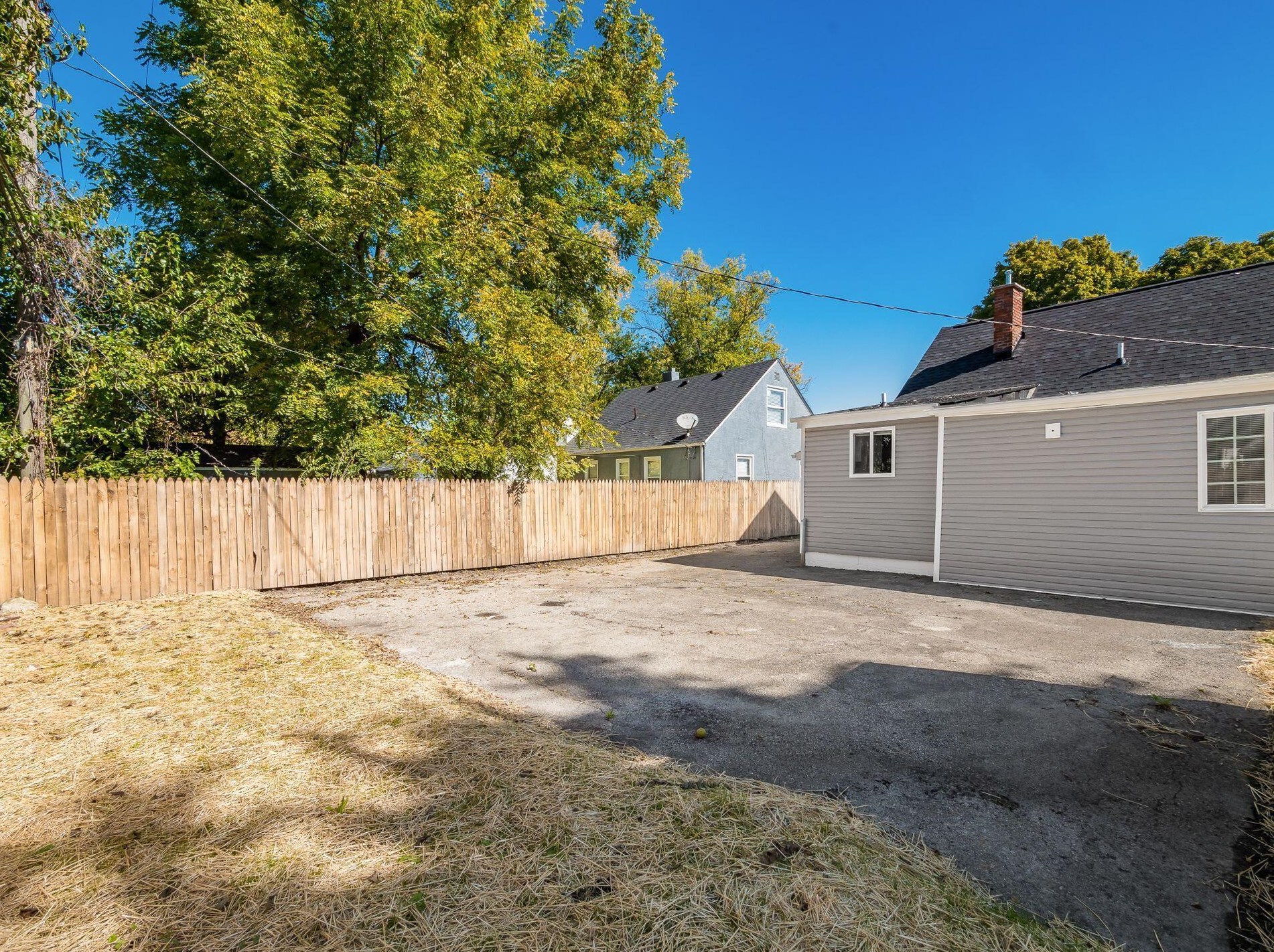 2479 Renwood Pl, Columbus OH  43211-1332 exterior