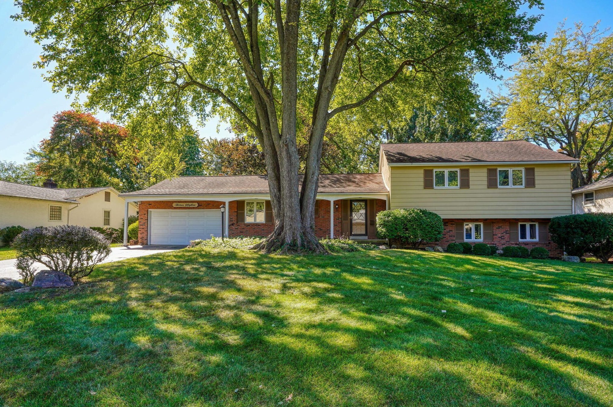 1353 London Dr, Columbus, OH 43221-1541