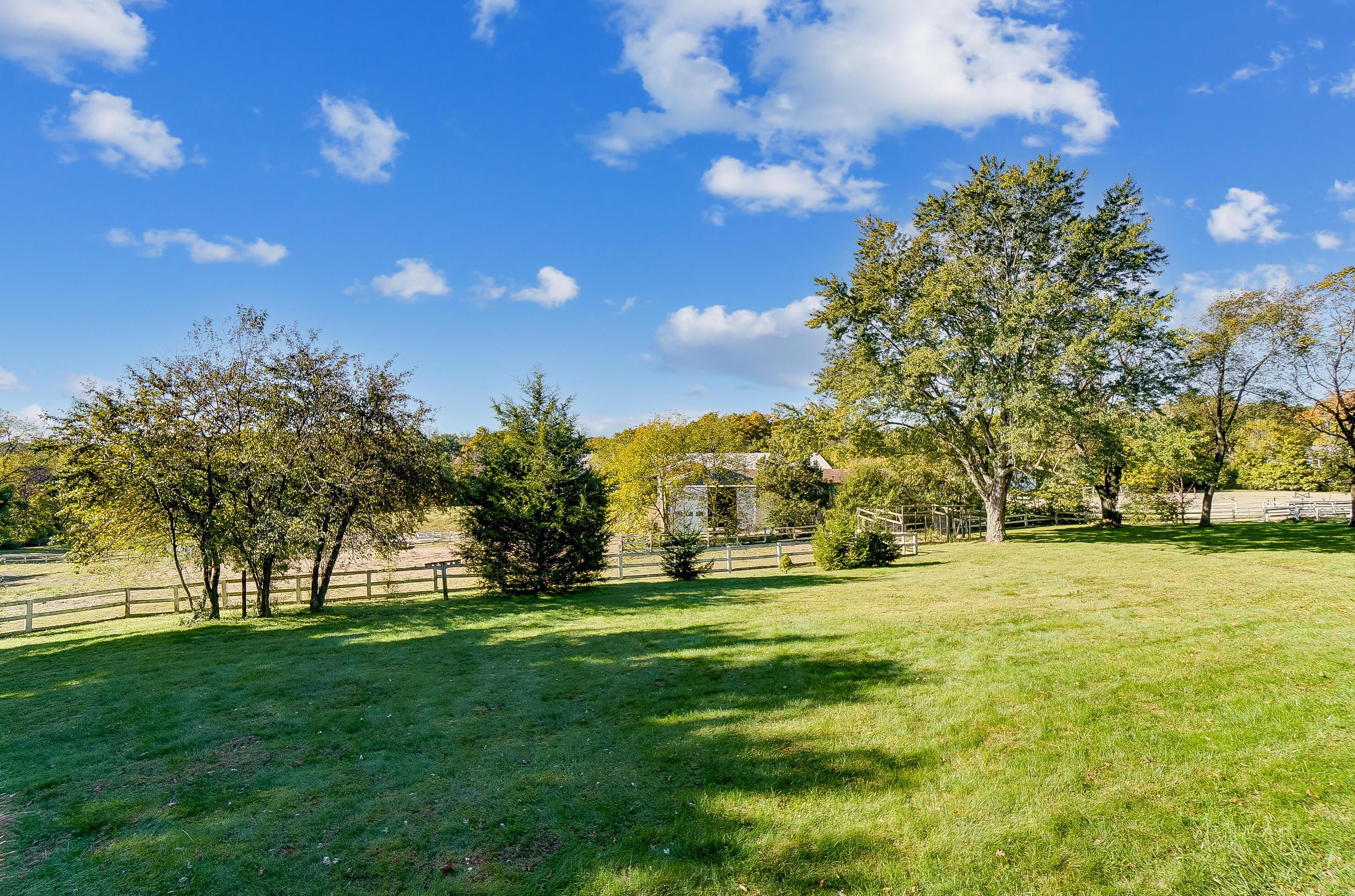 2437 Old Columbus Rd, Granville OH  43023-9678 exterior