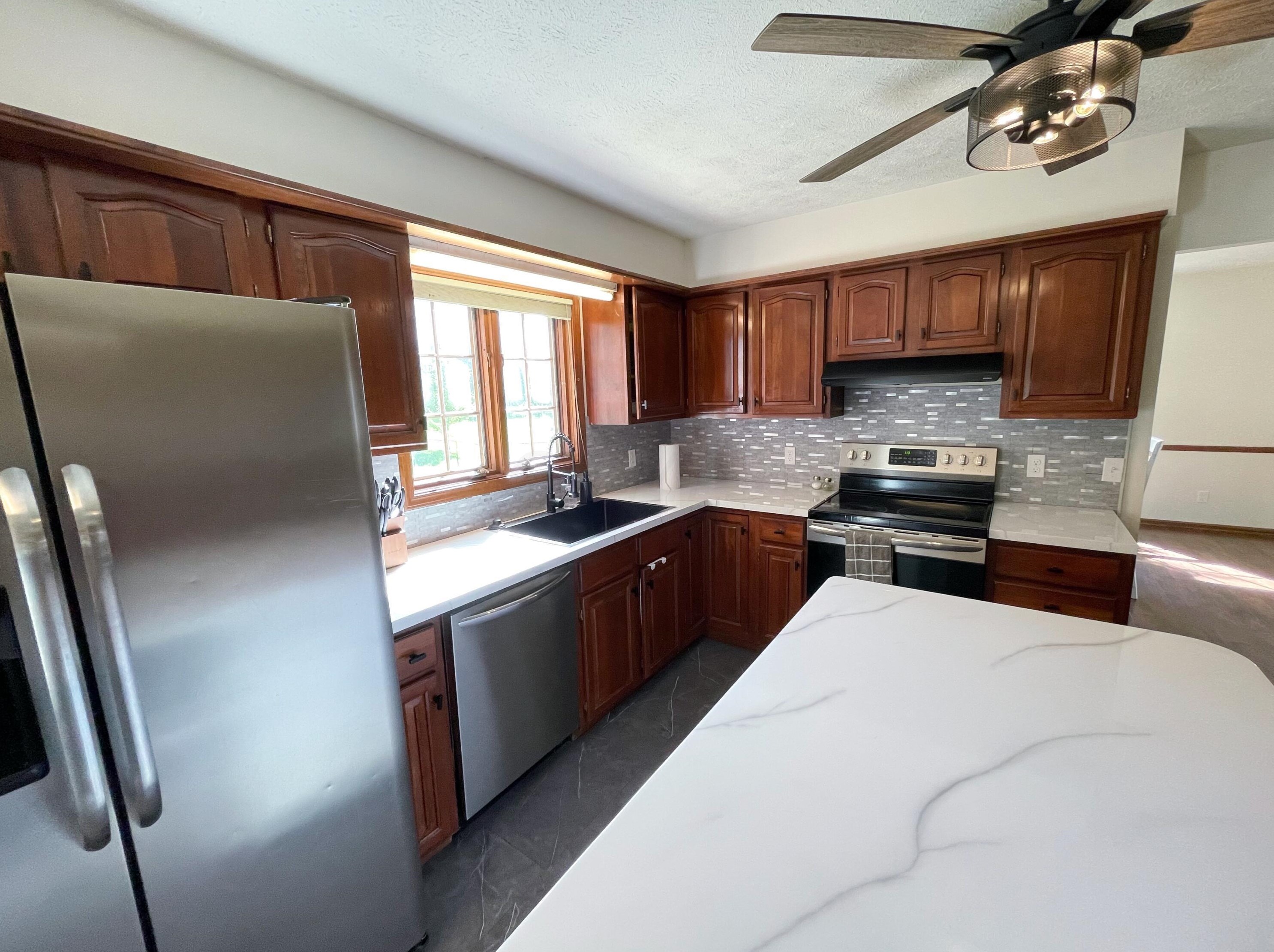 1505 Brookpark Dr, Mansfield OH  44906-3503 exterior