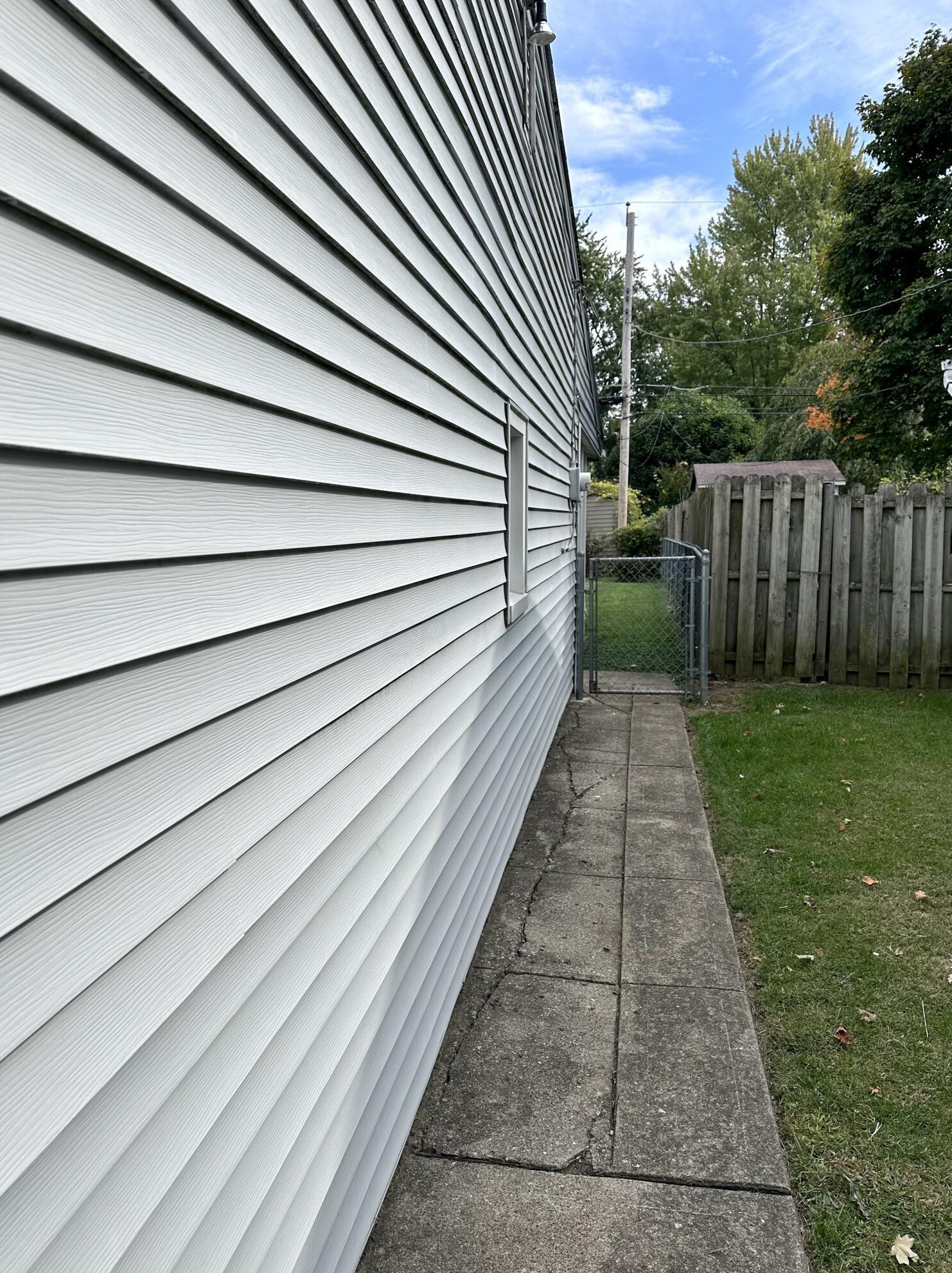 456 Bernhard Rd, Columbus OH 43213-1936 exterior