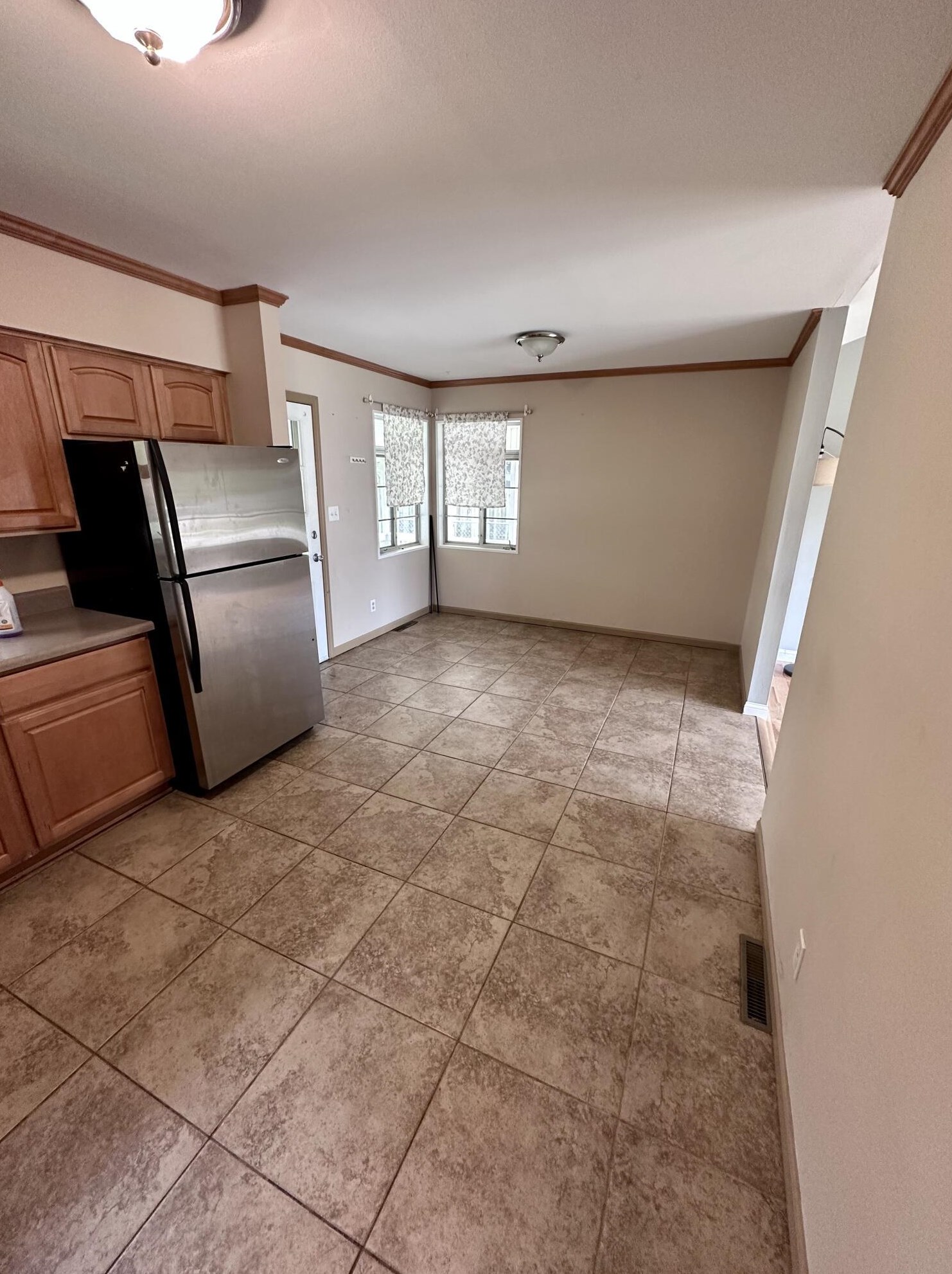 456 Bernhard Rd, Columbus OH 43213-1936 exterior