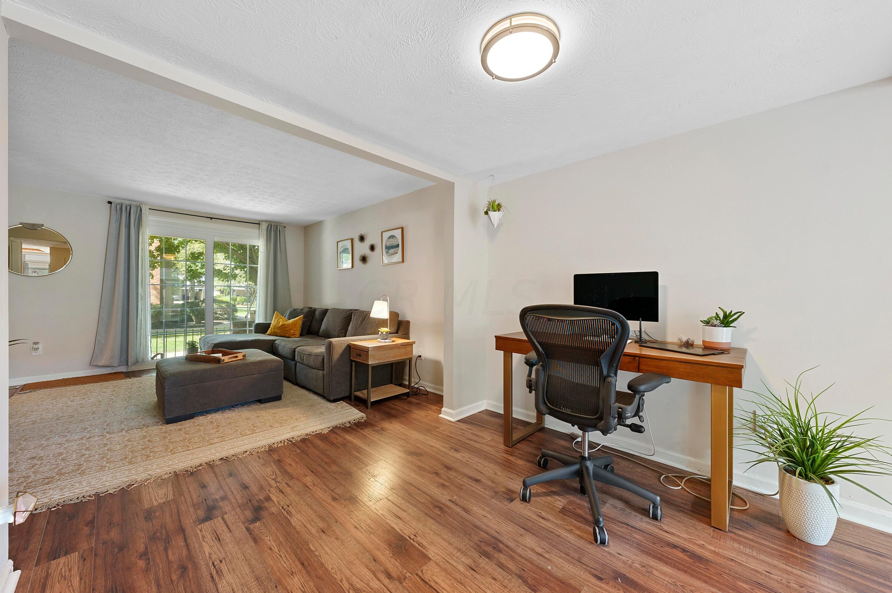 5101 Sansom Ct, Columbus OH 43220-2550 exterior